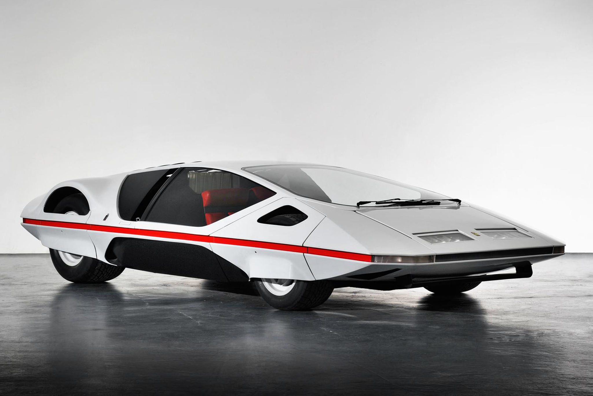 [Video] Concept xe "đĩa bay" Ferrari 512S Modulo lăn bánh trên đường sau 48 năm chỉ để ngắm