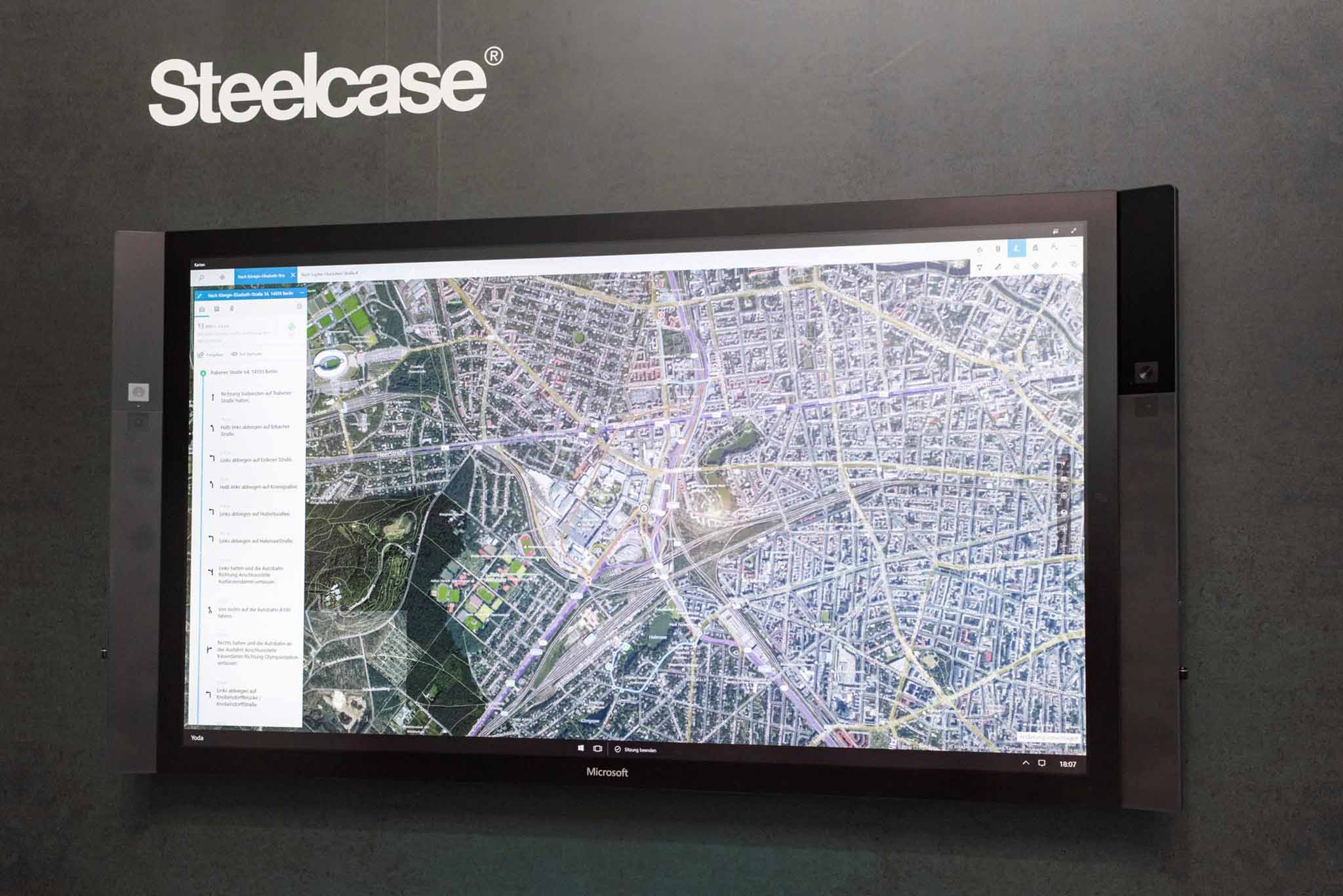 #IFA18: Trên tay Surface Hub - bảng tương tác khổng lồ của Microsoft