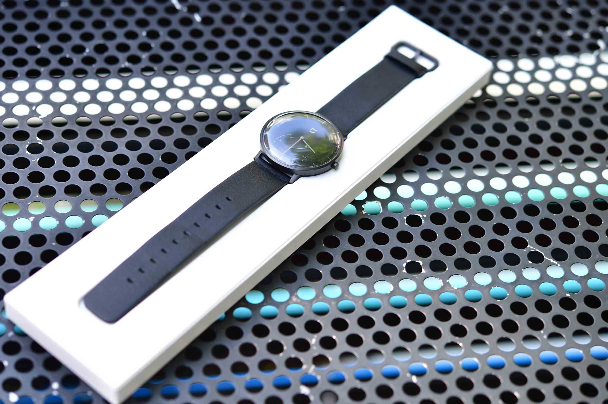 Trên tay Mijia Quazt watch: smartwatch thời trang, tính năng đơn giản, dây da, khung thép, giá 1tr2