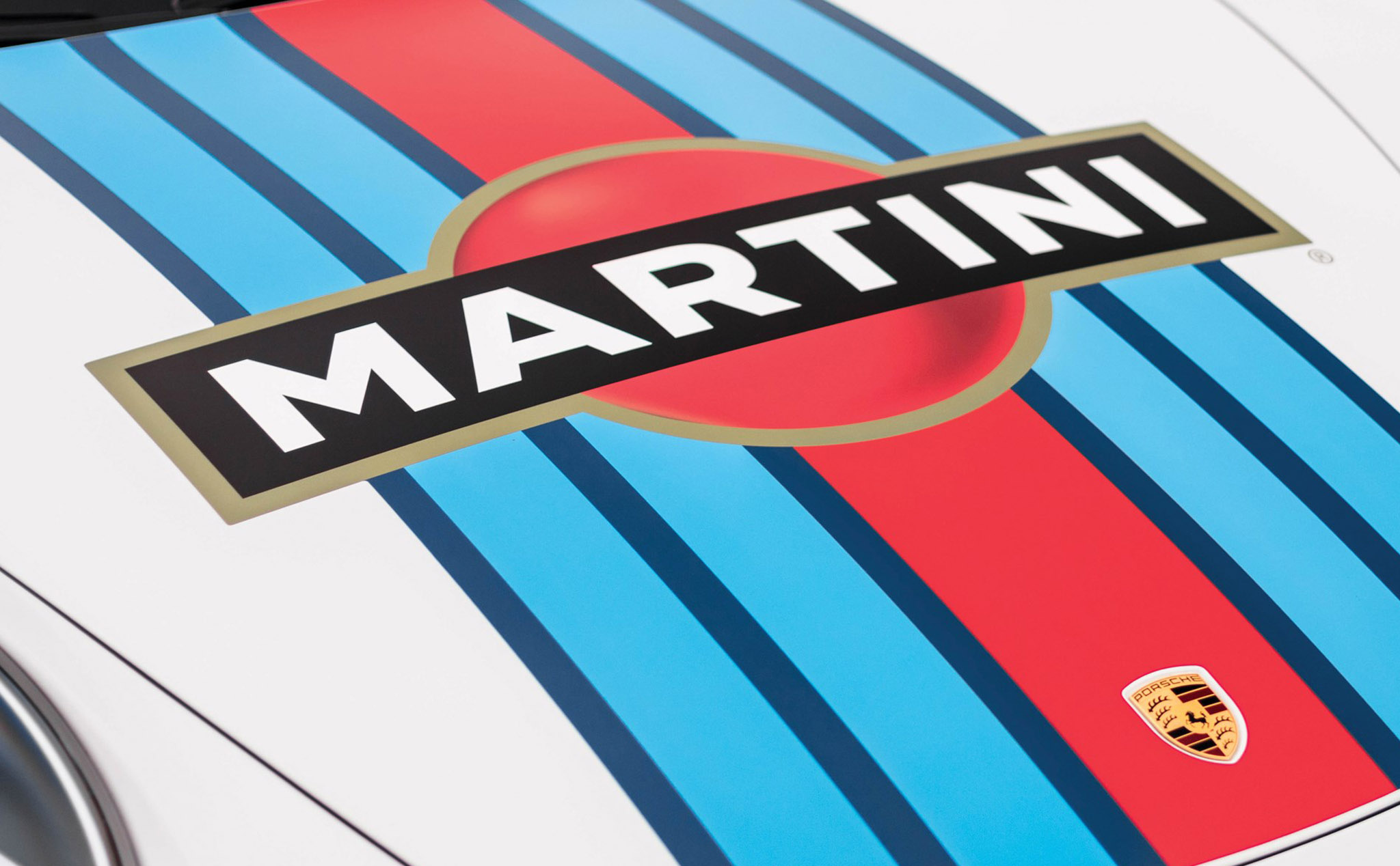 Câu chuyện nửa thế kỷ của tấm decal nổi tiếng nhất lịch sử đua xe: Martini Racing