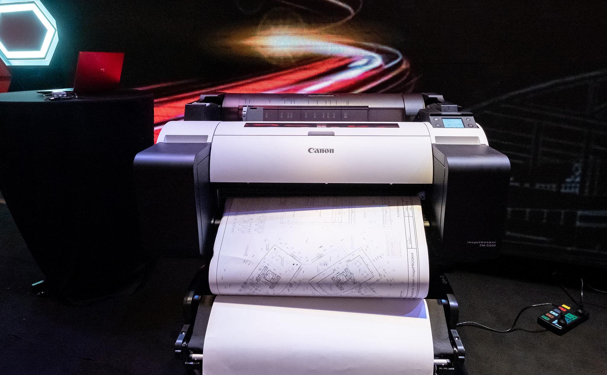 Canon giới thiệu dòng máy in khổ lớn imagePROGRAF TM dành cho doanh nghiệp & dịch vụ in ấn