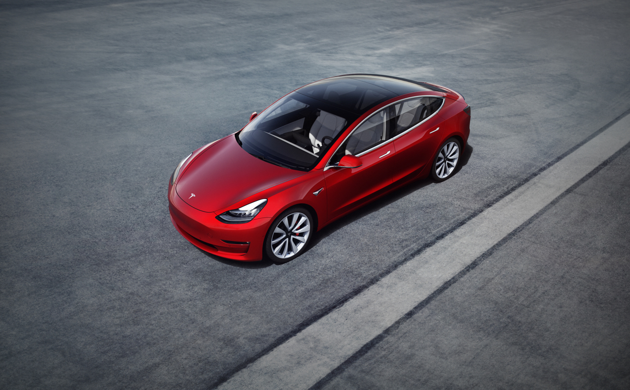 Tesla đã vượt Mercedes, có thể sẽ vượt BMW về số xe bán ra tại Mỹ