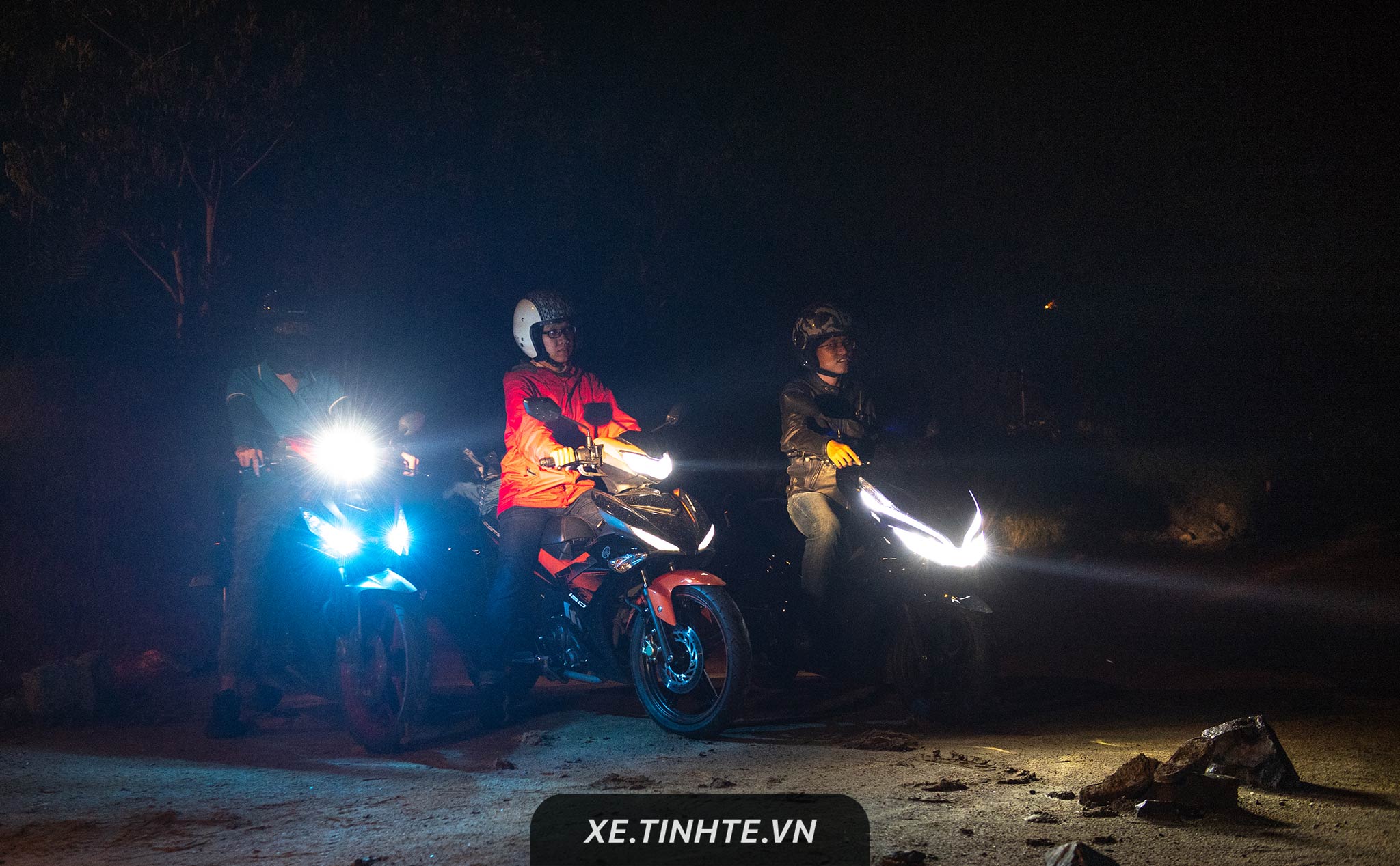 [Rủ nhau đi trốn] Đèn LED của Honda PCX, Honda Winner hay Yamaha Exciter đi xa tốt hơn?