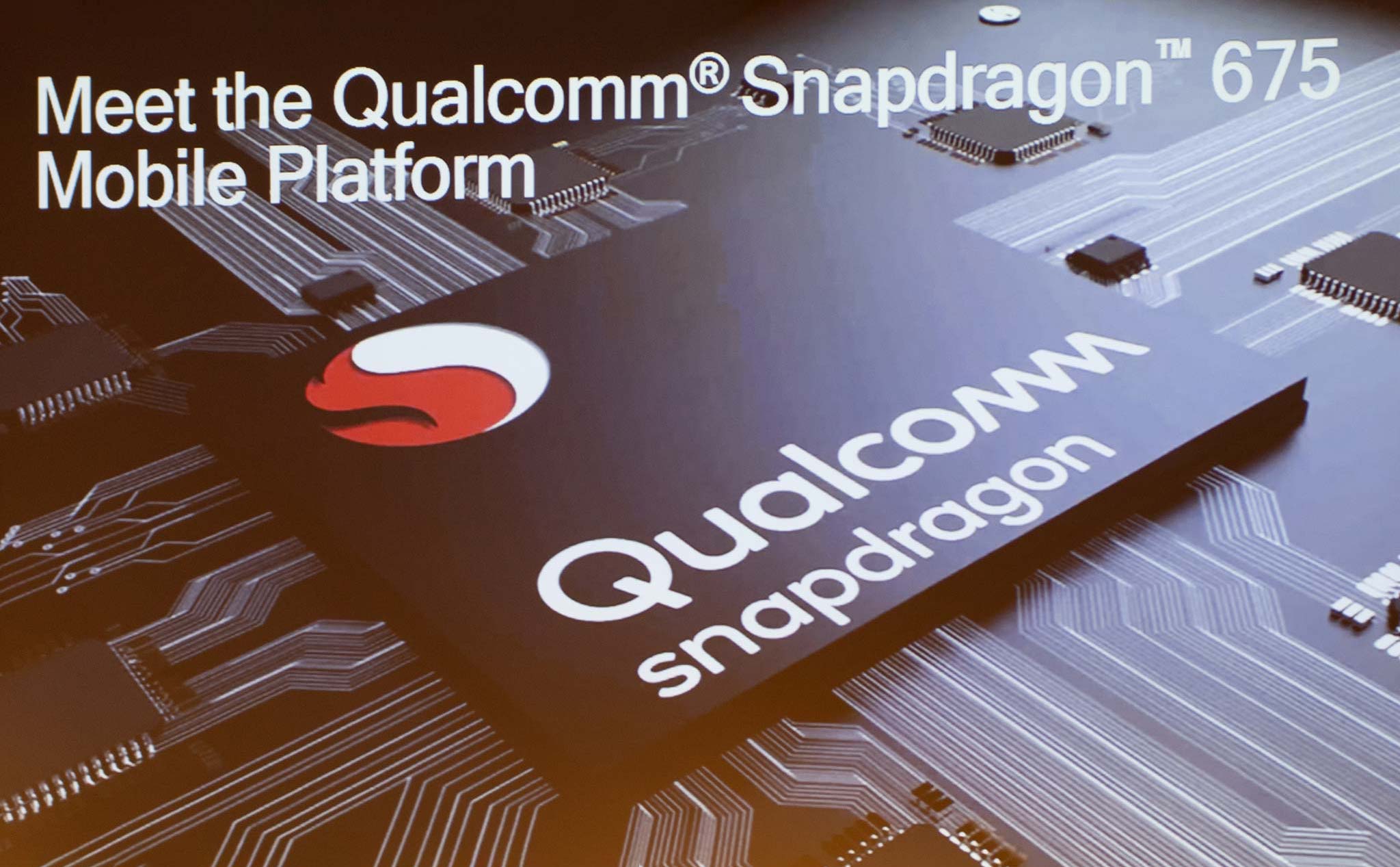 Snapdragon 675 ra mắt: tiến trình 11nm, tăng hiệu năng chơi game, chụp ảnh 3 camera, AI tích hợp sâu