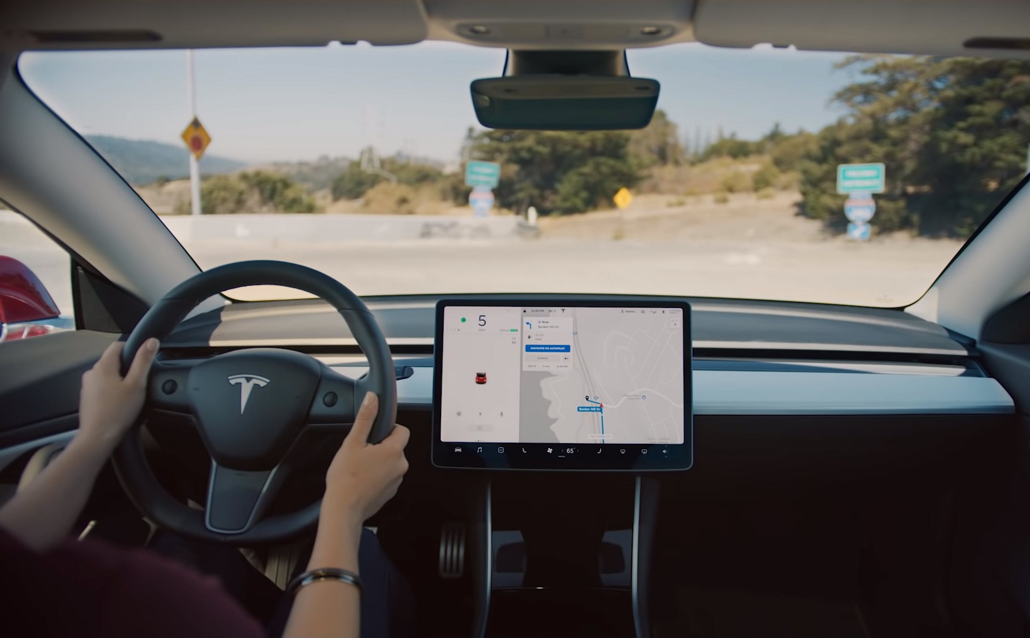 Tesla bổ sung thêm Navigate on Autopilot cho xe điện, tự lái theo bản đồ định vị