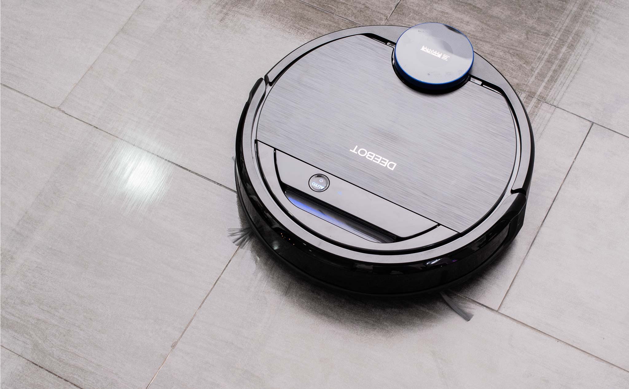 Trên tay robot hút bụi Deebot OZMO 930: máy chạy êm, lau nhà thông minh, điều khiển bằng Alexa