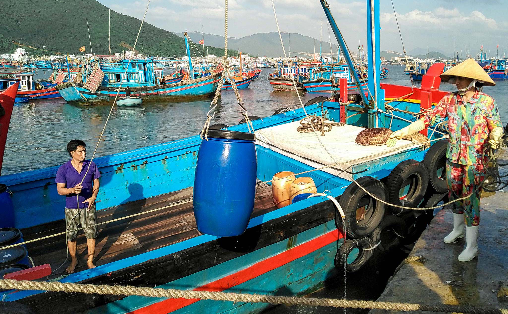 [Bphone 3] Chuyện về một chợ cá nhộn nhịp nhất Nha Trang