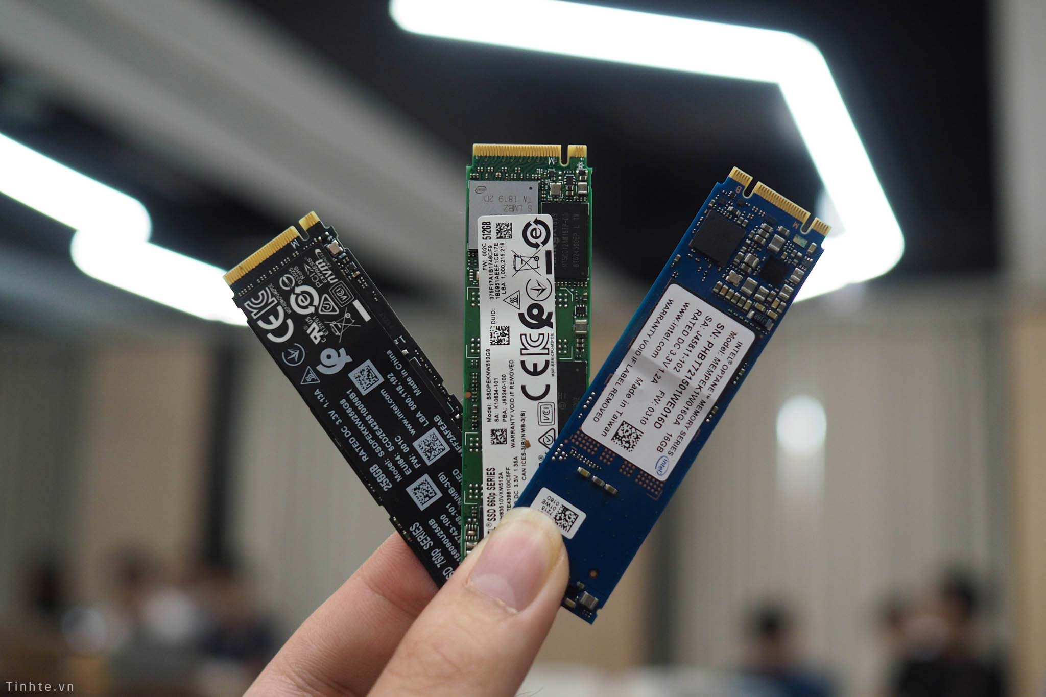 Từ trái sang phải: Intel SSD 760p, Intel SSD 660p, Intel Optane 