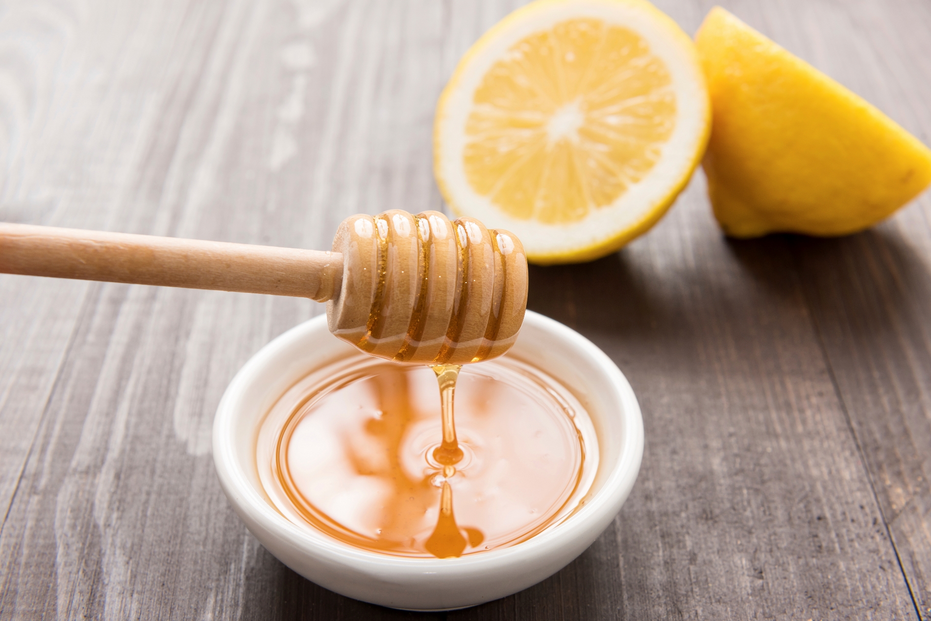 Detox bằng nước chanh pha mật ong có thực sự hiệu quả?