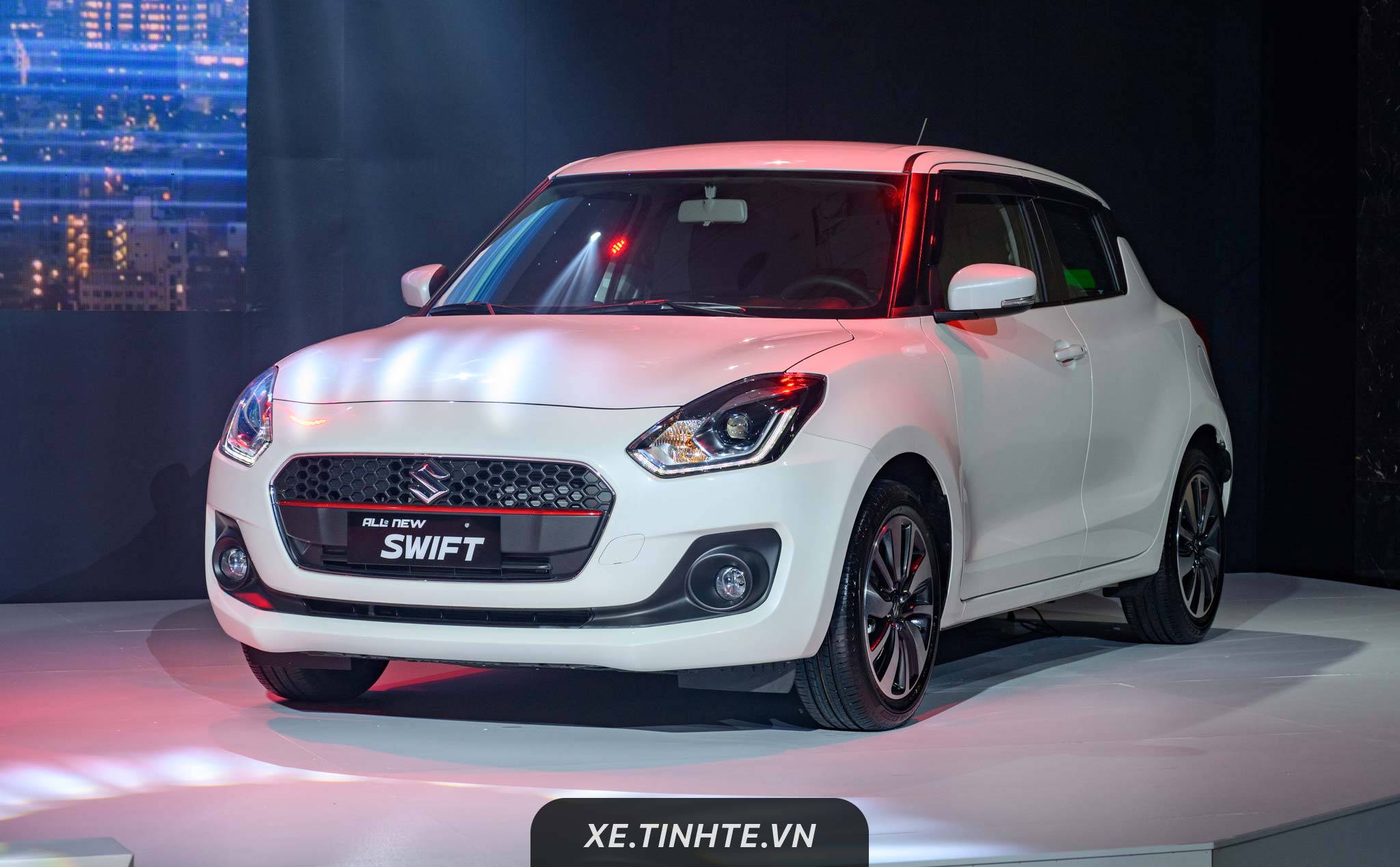 Suzuki Việt Nam ra mắt Swift 2018: thiết kế thể thao hơn, hai phiên bản từ 499 triệu đồng