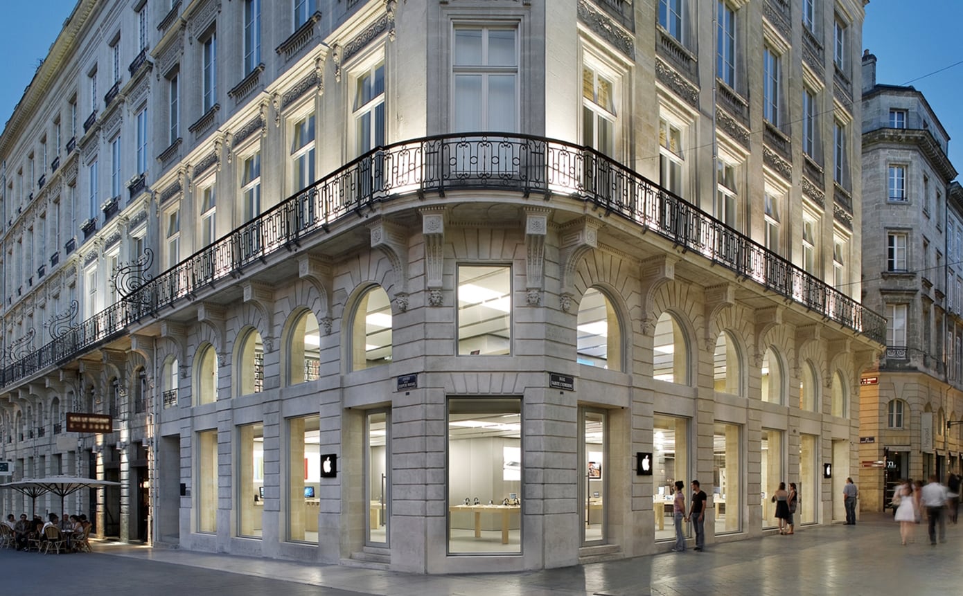 Apple Store Sainte-Catherine tại Pháp bị tấn công và cướp bởi những người biểu tình "áo vàng"