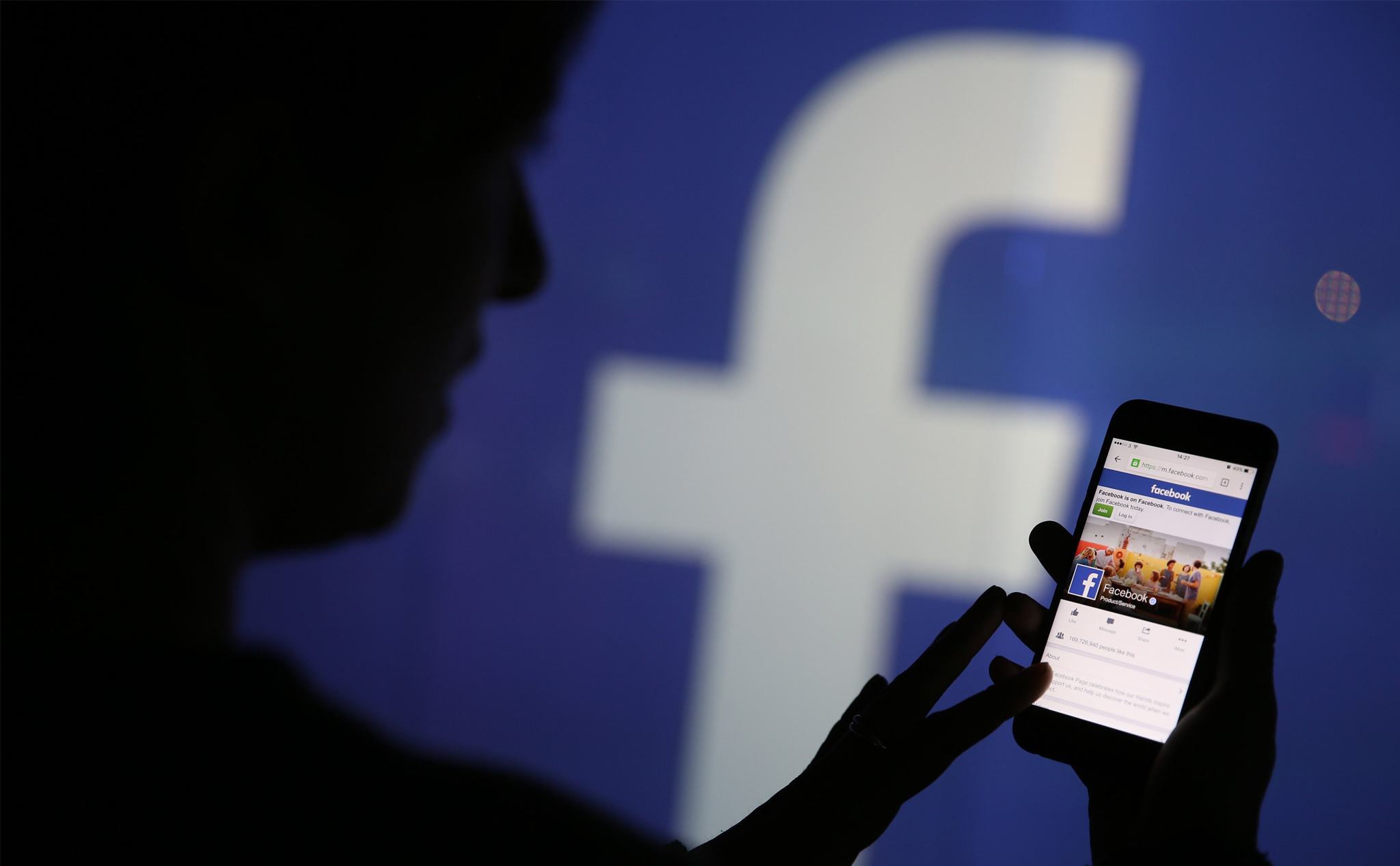 Vì sao Facebook gặp lắm scandal bảo mật mà chẳng ai gỡ app, xóa tài khoản?