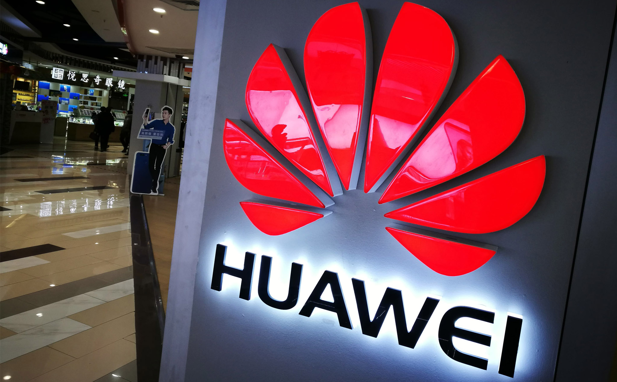 Cuộc chiến viễn thông phương Tây – Trung Quốc, và kẻ chịu hậu quả trực tiếp: Huawei
