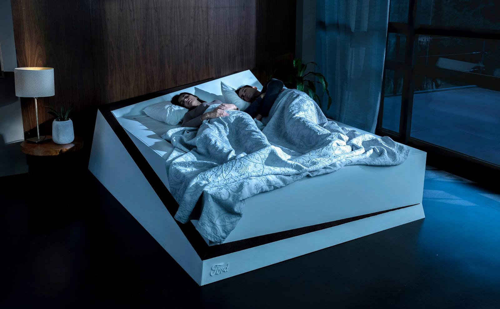 Ford giới thiệu giường đôi thông minh, đảm bảo 2 người ngủ không lấn làn