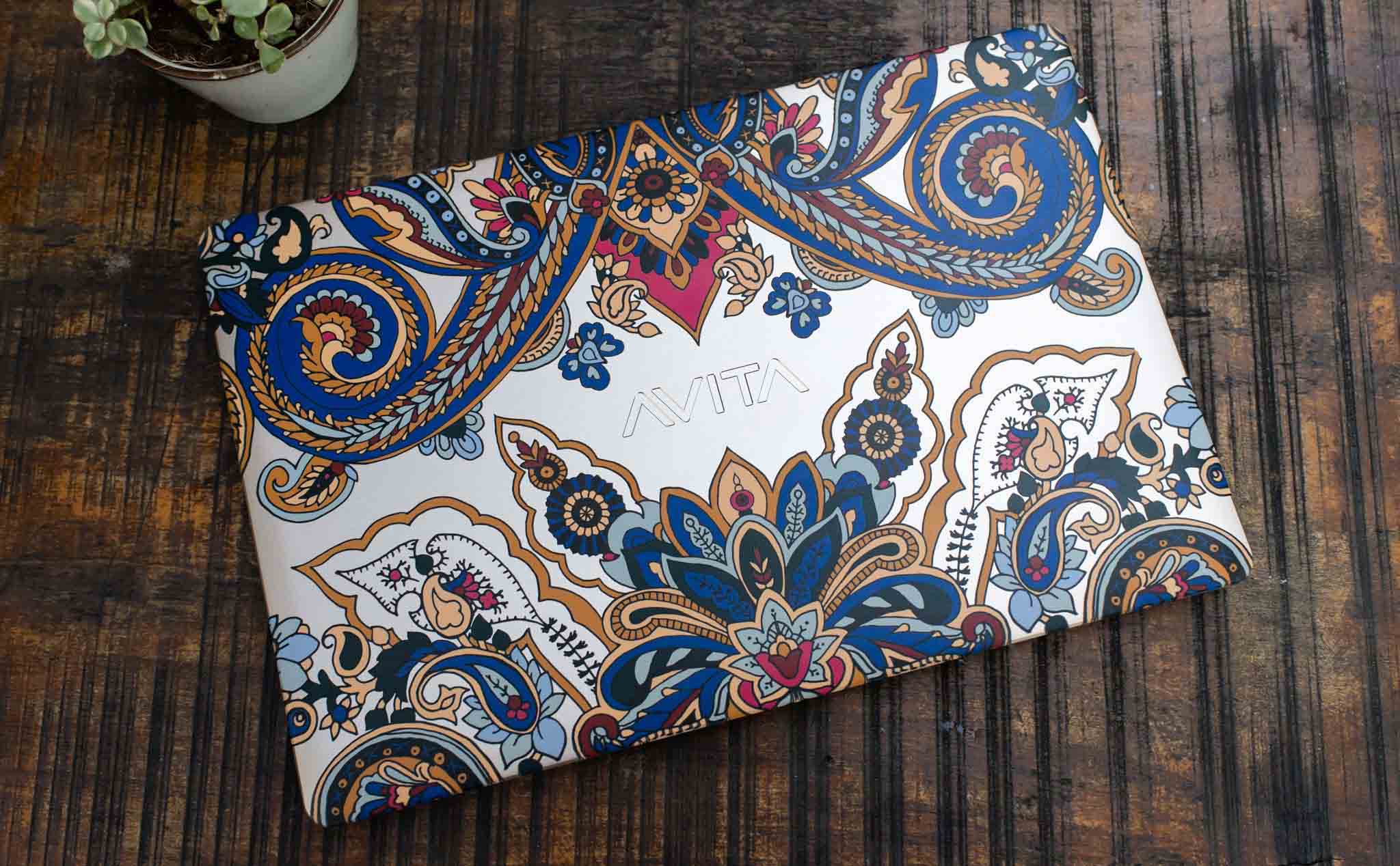 Avita Liber - laptop vỏ nhôm in hoa văn, mỏng nhẹ hợp với phái nữ, giá ~ 19 triệu đồng