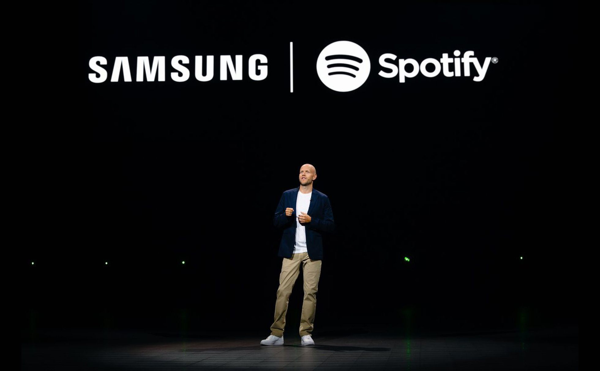 Spotify sẽ được cài đặt sẵn trên các điện thoại bán ra của Samsung
