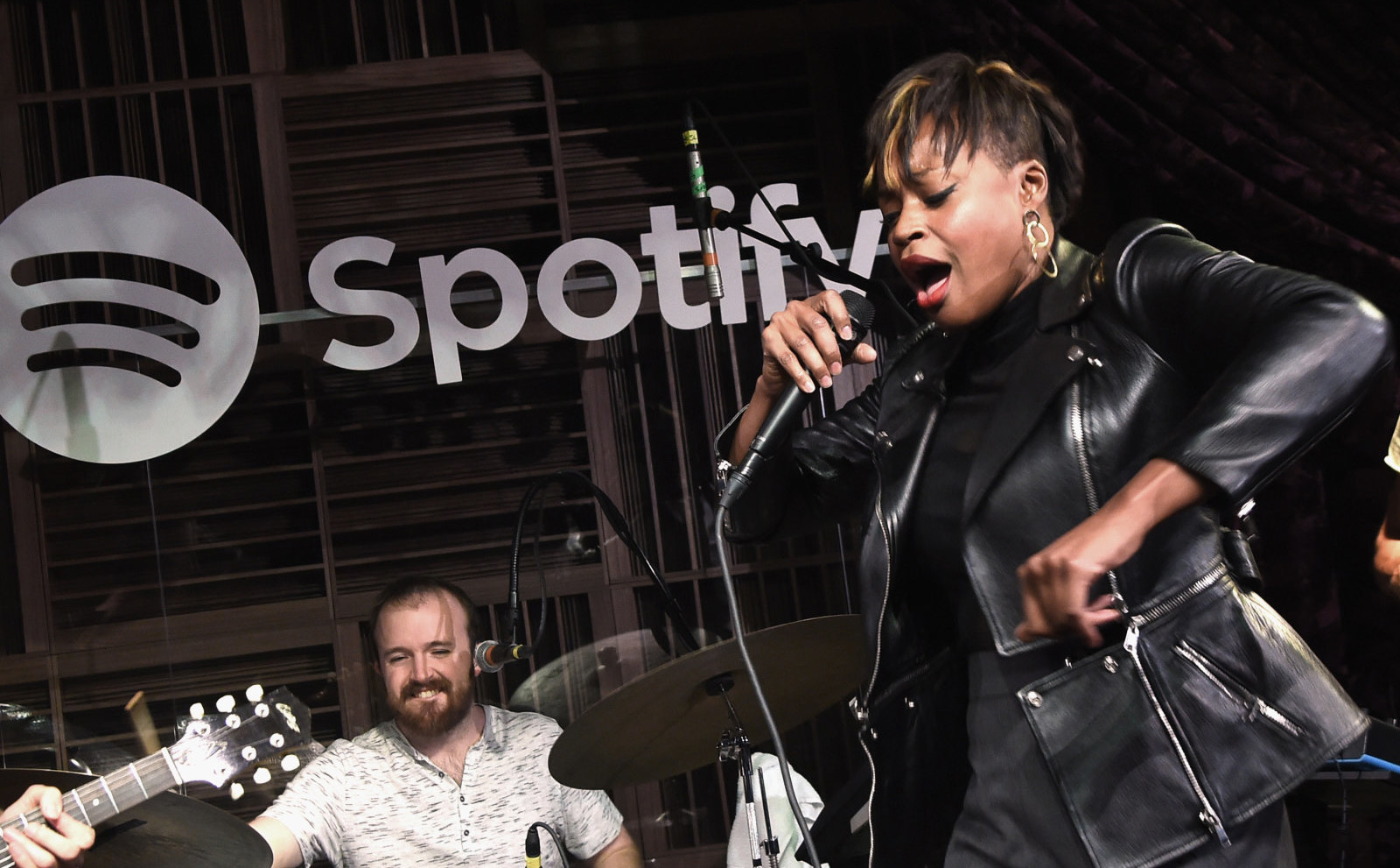 Liệu có phải Spotify và Amazon đang cố kiện các nhạc sỹ?