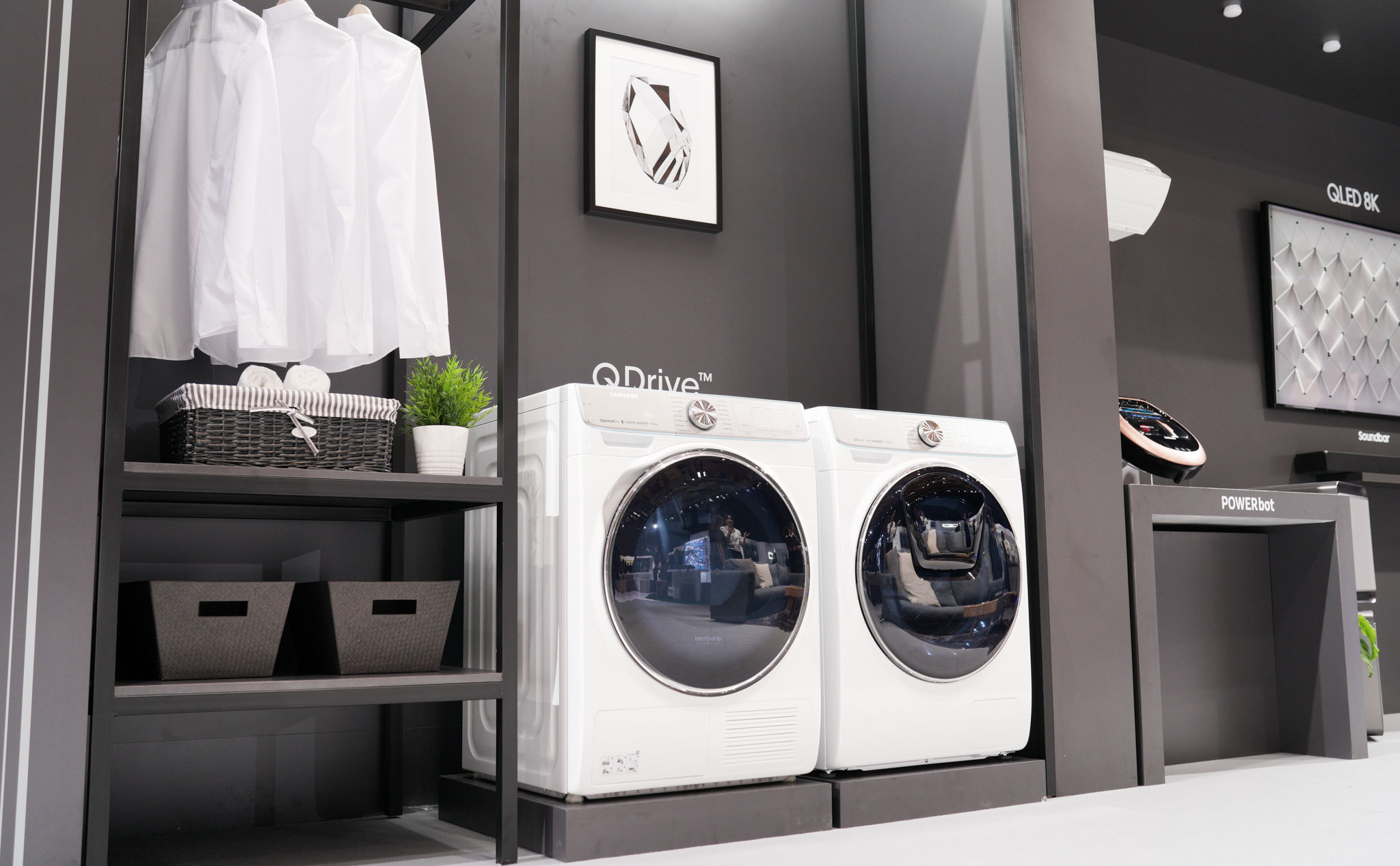 Samsung ra mắt loạt tủ lạnh có kết nối Family Hub và máy giặt công nghệ QuickDrive