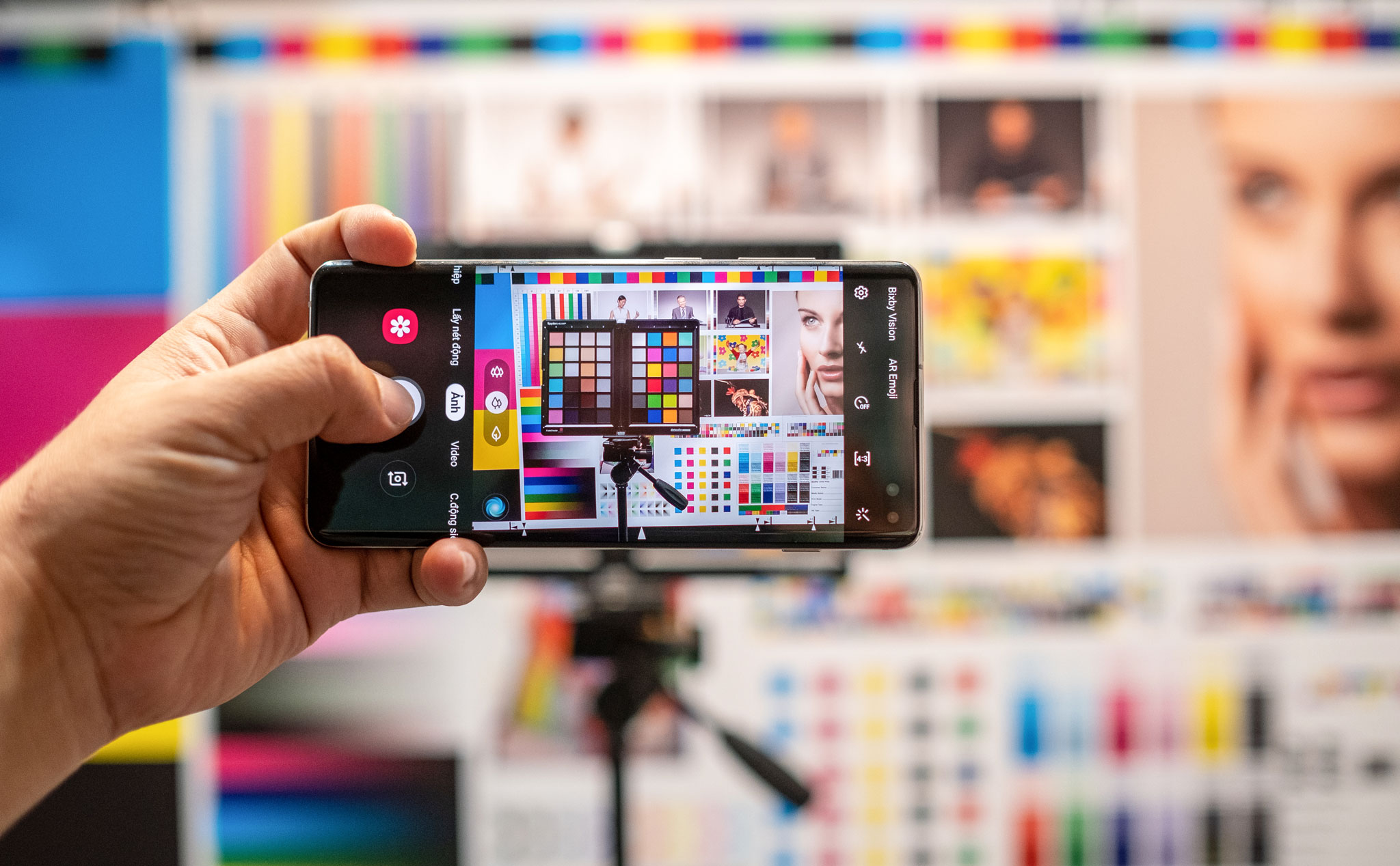 Đánh giá khả năng thể hiện màu sắc trên Samsung Galaxy S10 Plus bằng bảng CameraTinhte Testlab