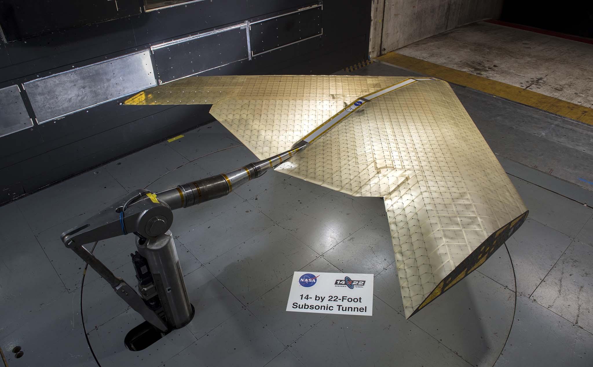 NASA cùng MIT thử nghiệm thành công thiết kế cánh máy bay "biến hình"