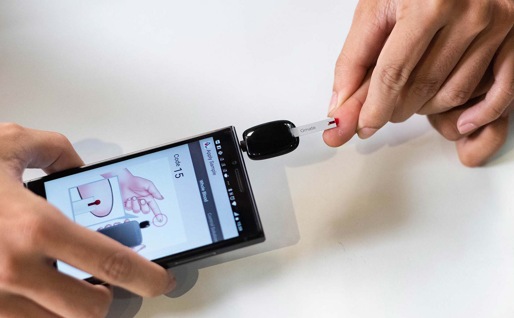 Trên tay máy đo đường huyết bằng smartphone Gmate Smart: gọn, dễ dùng và tiện lợi