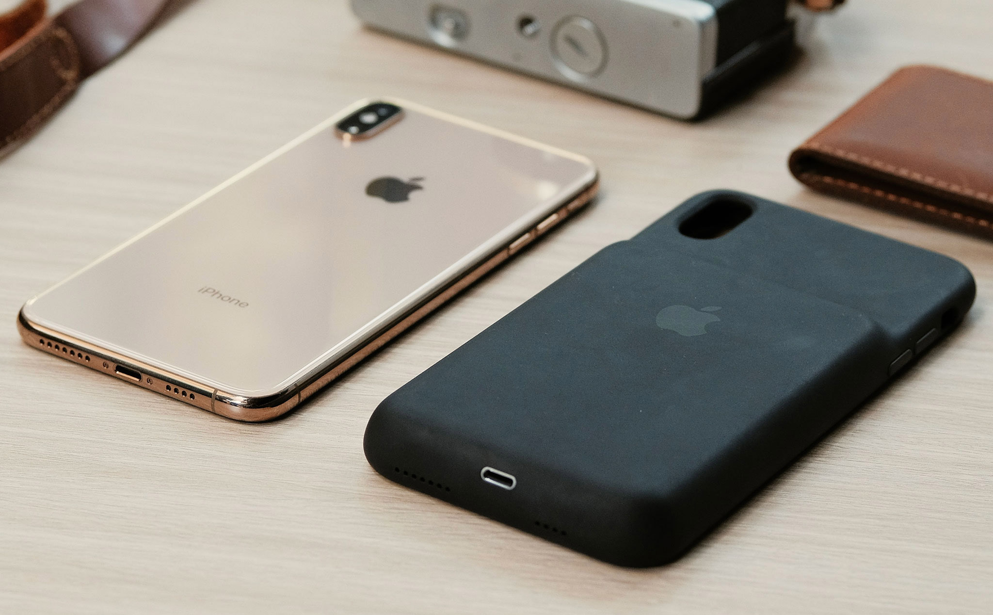 Trên tay Apple Smart Battery Case cho iPhone XS Max: giá hơn 4triệu, liệu có đáng?