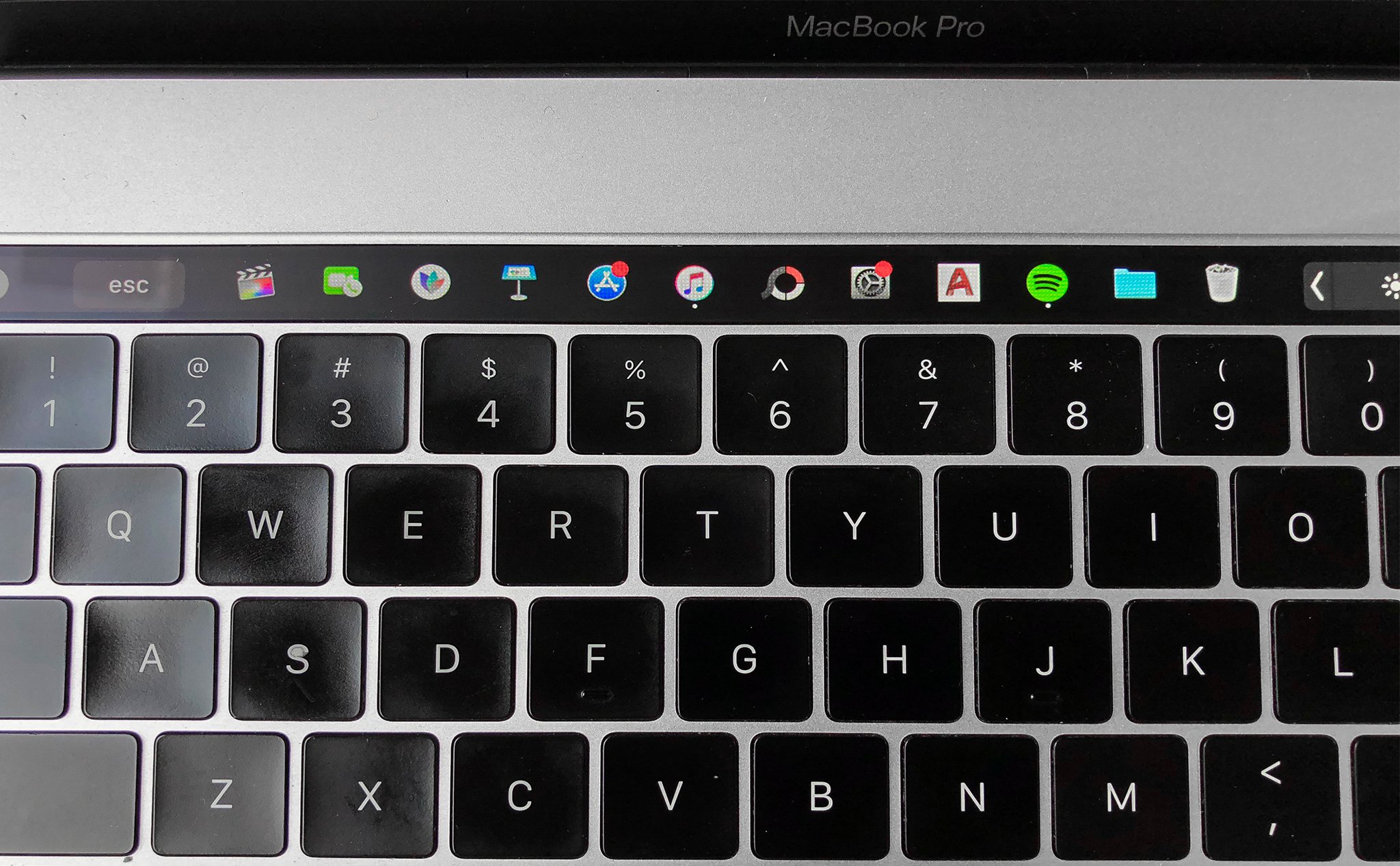 Anh em dùng MacBook, MacBook Pro bàn phím cánh bướm bị lỗi được sửa miễn phí tại Việt Nam