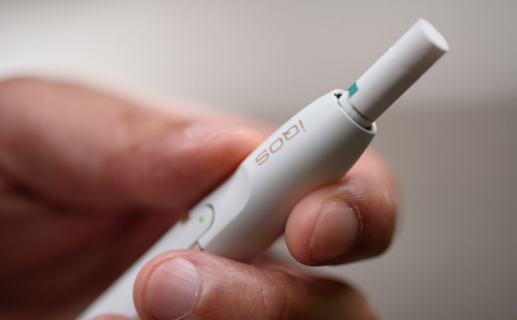 FDA chính thức cho phép bán thuốc lá điện tử iQOS ở thị trường Mỹ