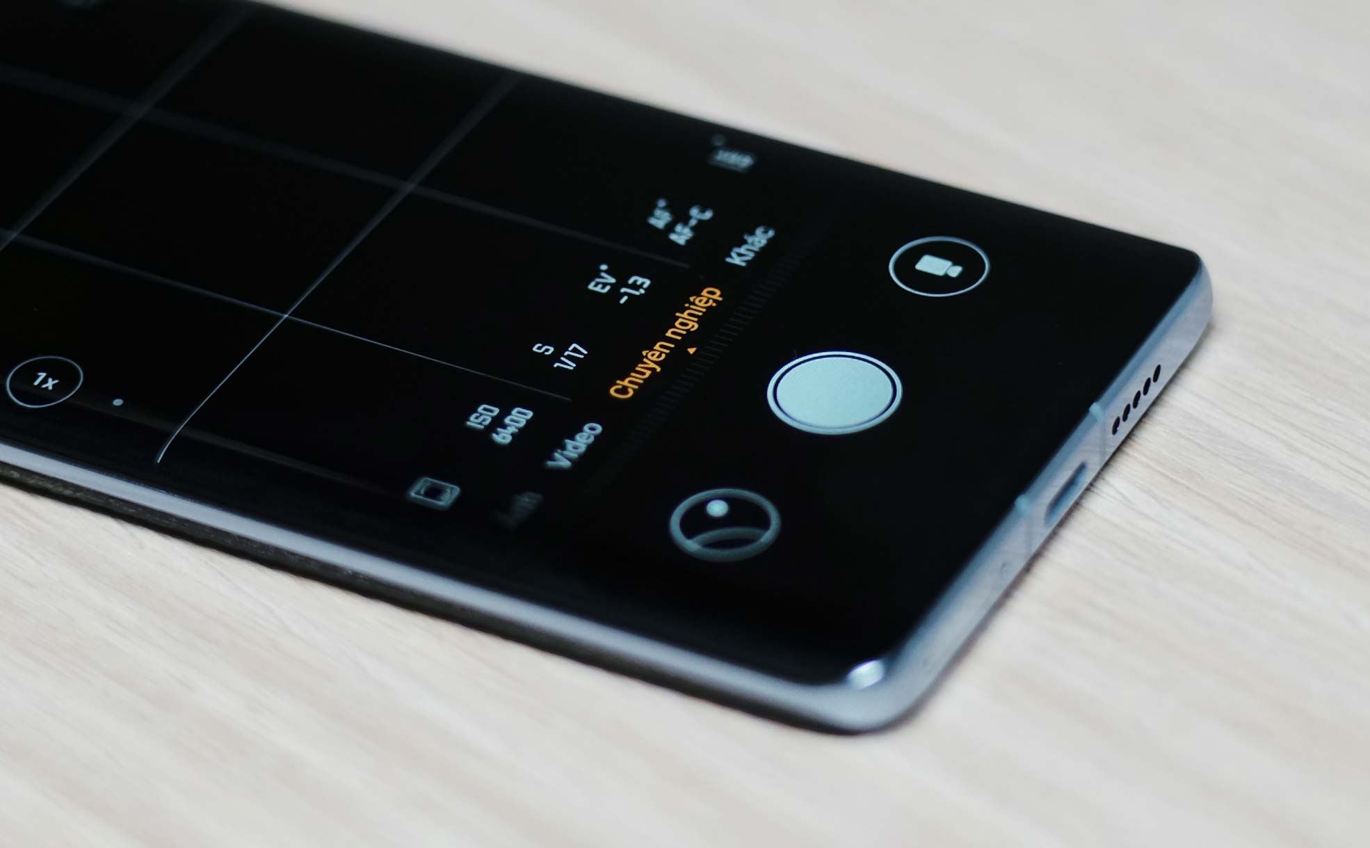 Anh em Android có sử dụng chế độ chụp ảnh chuyên nghiệp trên điện thoại không?