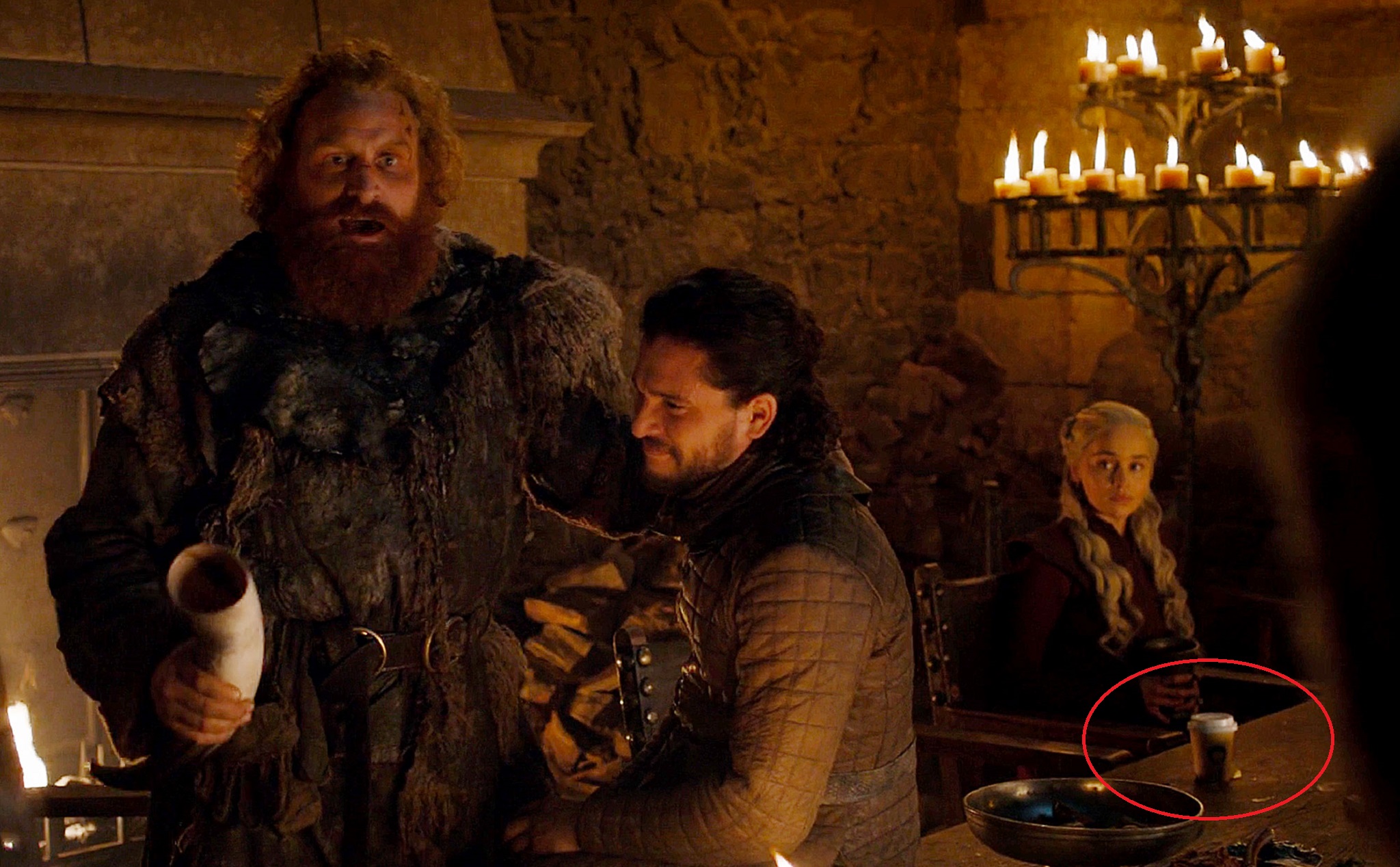 [Phim] HBO xác nhận ly Starbucks xuất hiện trong Game of Thrones là lỗi sơ ý