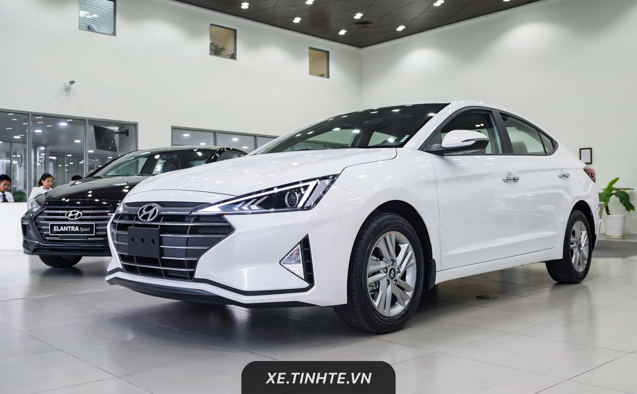 Hyundai Elantra 2019 rò rỉ hình ảnh thực tế Sang trọng và quyến rũ hơn