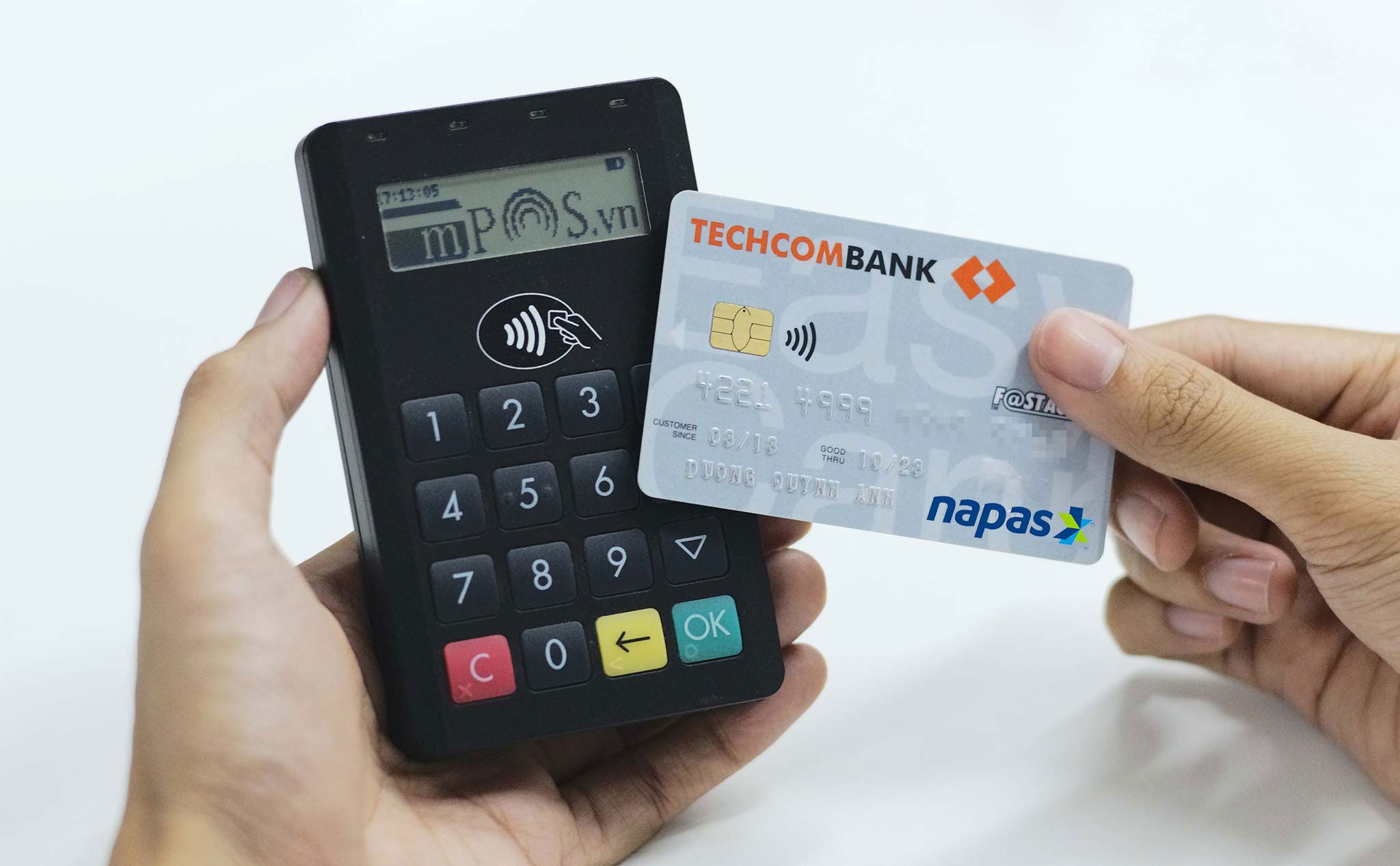 Thẻ ATM dùng chip và thanh toán chạm sẽ được phát hành tại Việt Nam từ ngày 28/05/2019