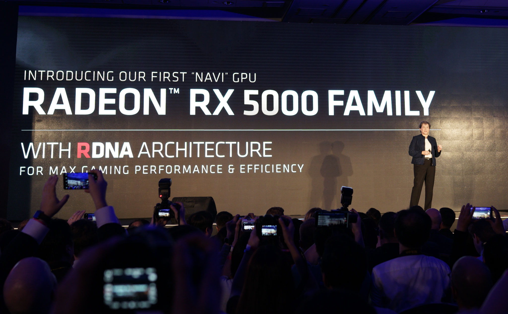 #Computex19: AMD ra mắt Radeon RX5000 series: Navi, kiến trúc RDNA, PCIe 4.0, bán tháng 7