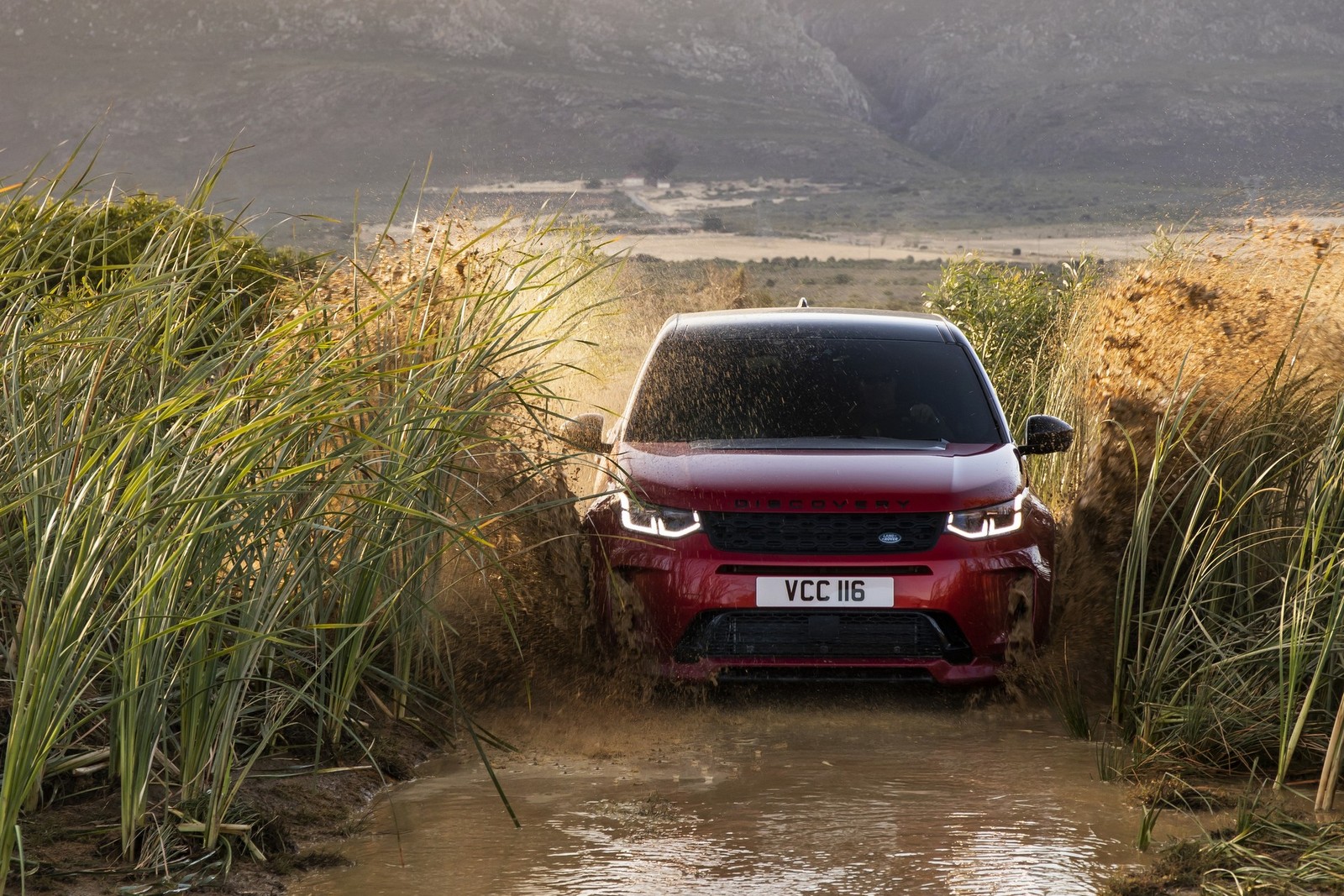 2020-land-rover-discovery-sport-4.jpg
