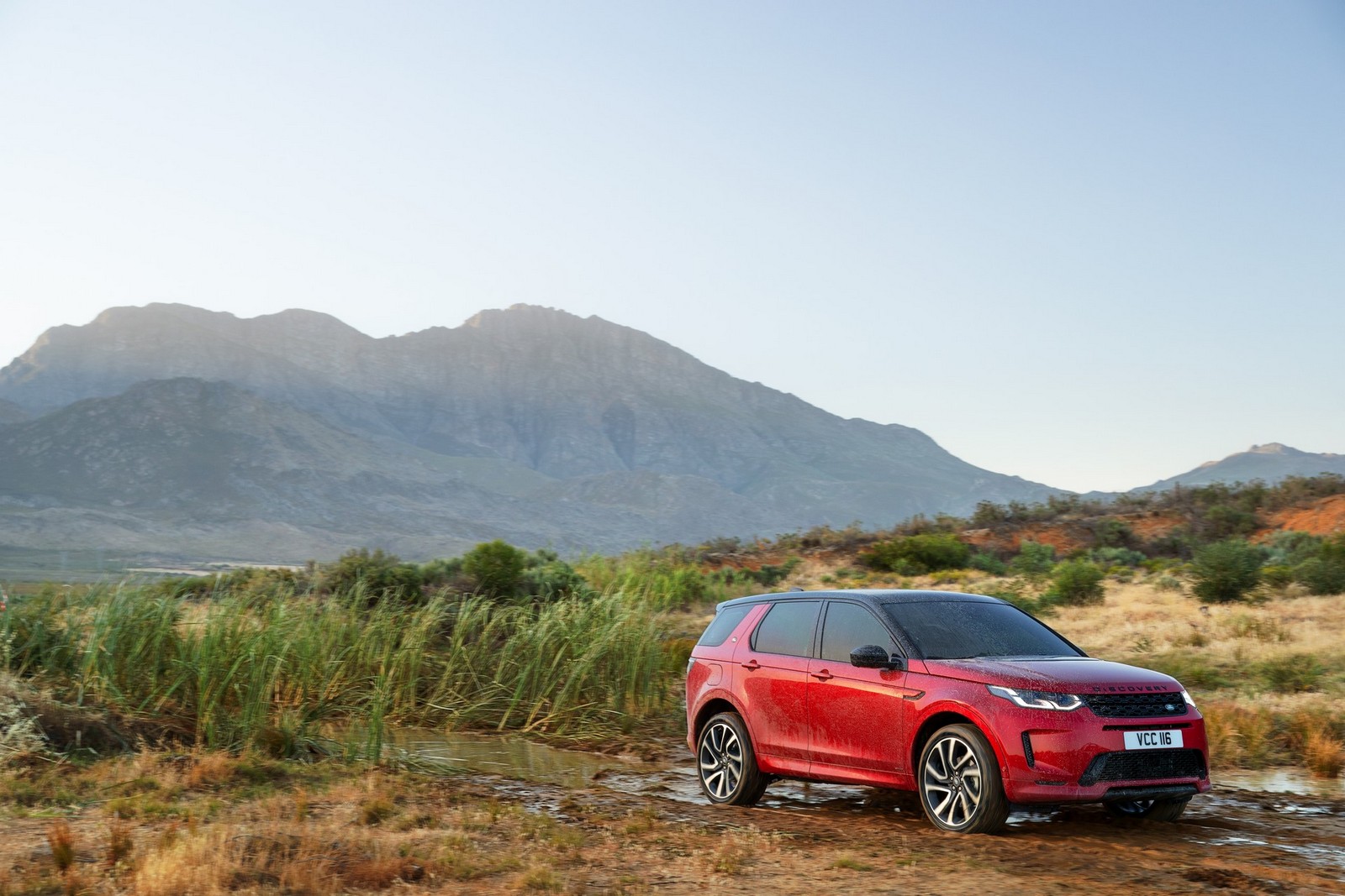 2020-land-rover-discovery-sport-7.jpg