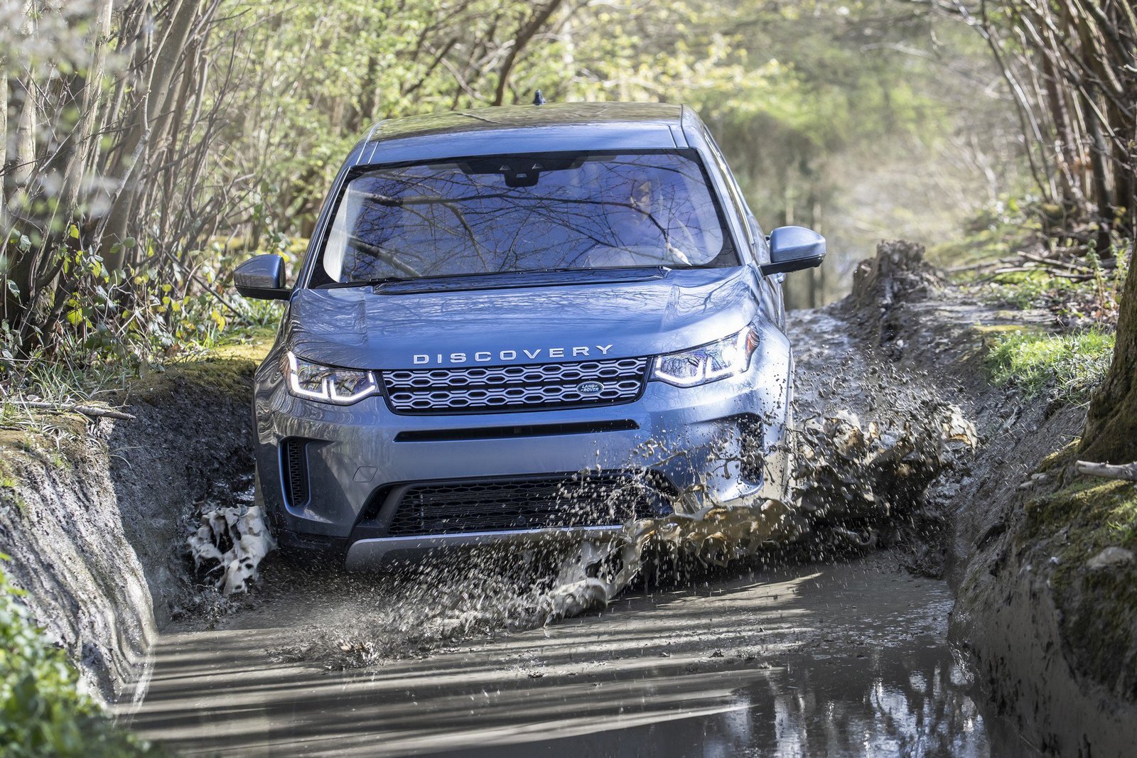 2020-land-rover-discovery-sport-23.jpg