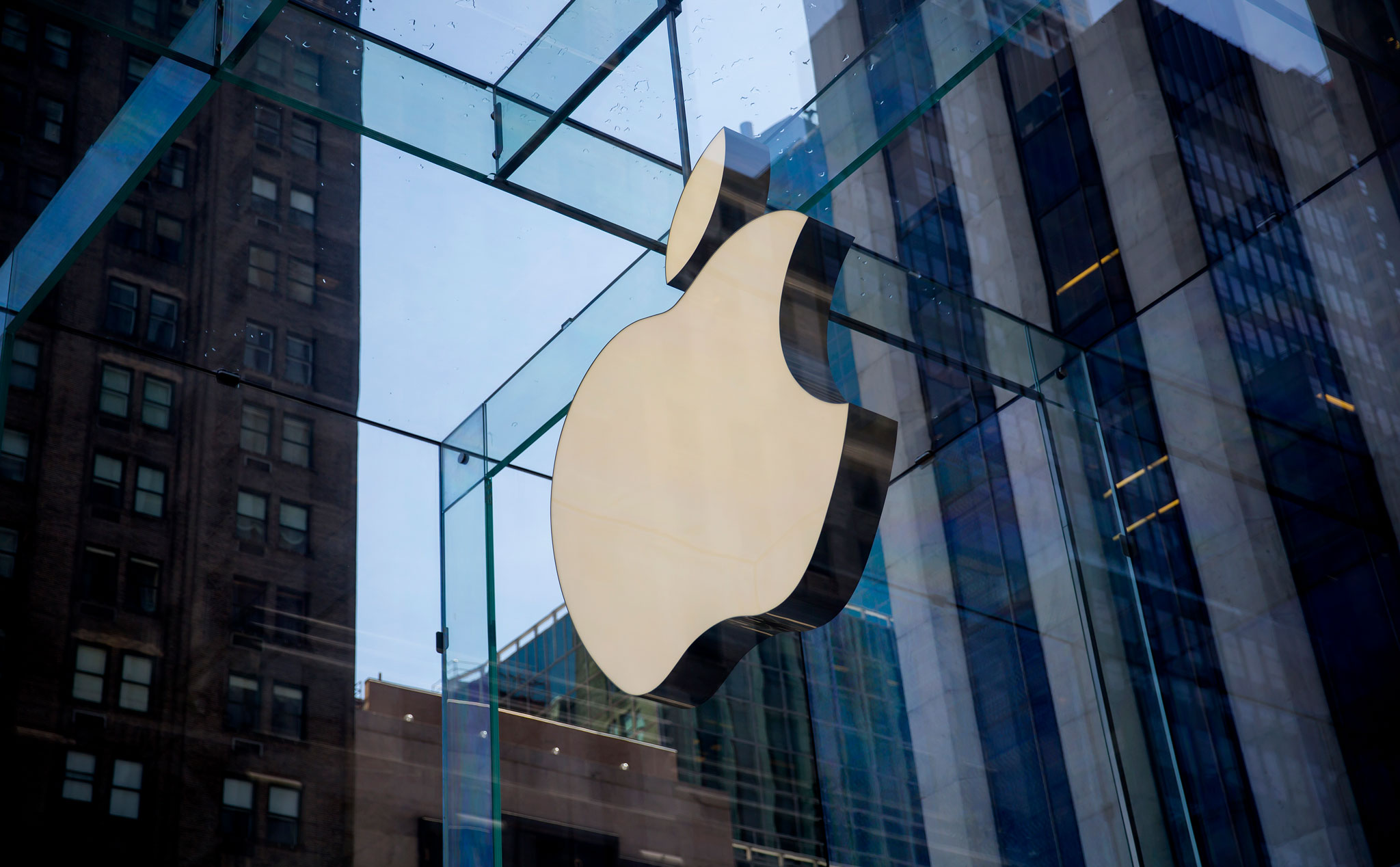 Nhà phát triển kiện Apple độc quyền App Store: "Apple phải cho bán app iOS ở nơi khác để khắc phục"