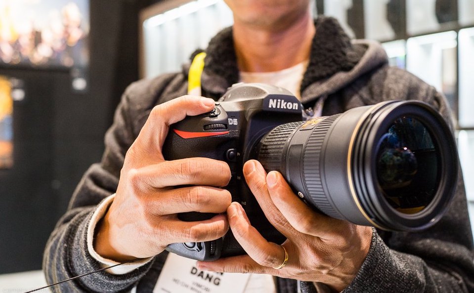 Nikon sẽ có mirrorless với cấu hình và hiệu năng tương đương chiếc D5