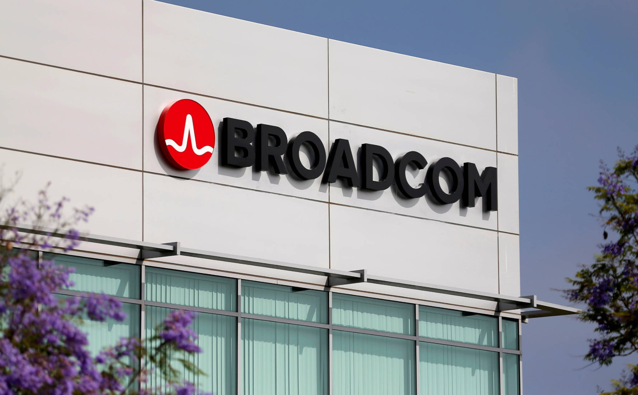 Broadcom đang bị điều tra chống độc quyền tại Mỹ và châu Âu, vậy Broadcom là ai?