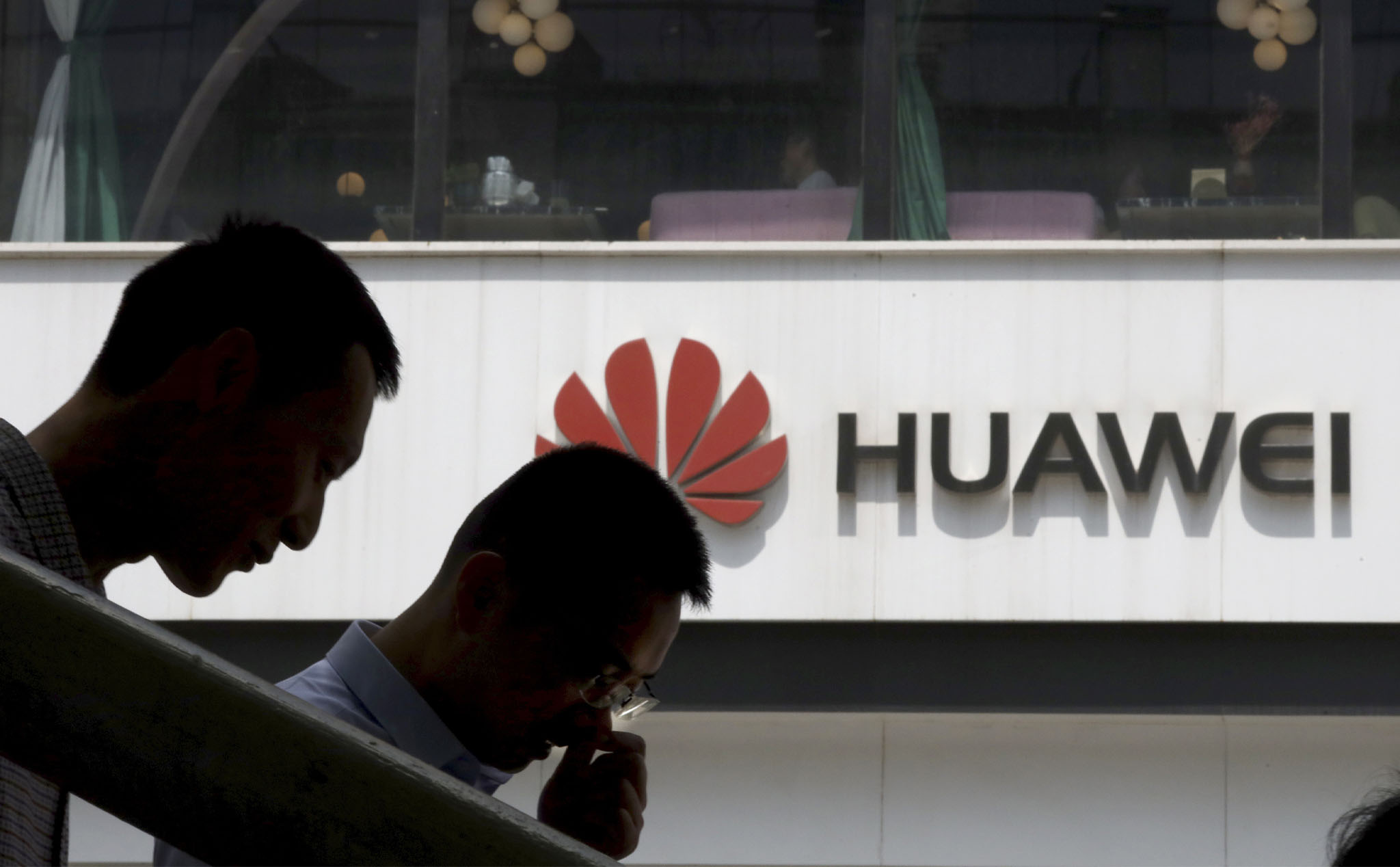 Huawei vẫn đang “đợi lệnh” từ Bộ thương mại Mỹ để được tiếp tục cập nhật Android cho smartphone