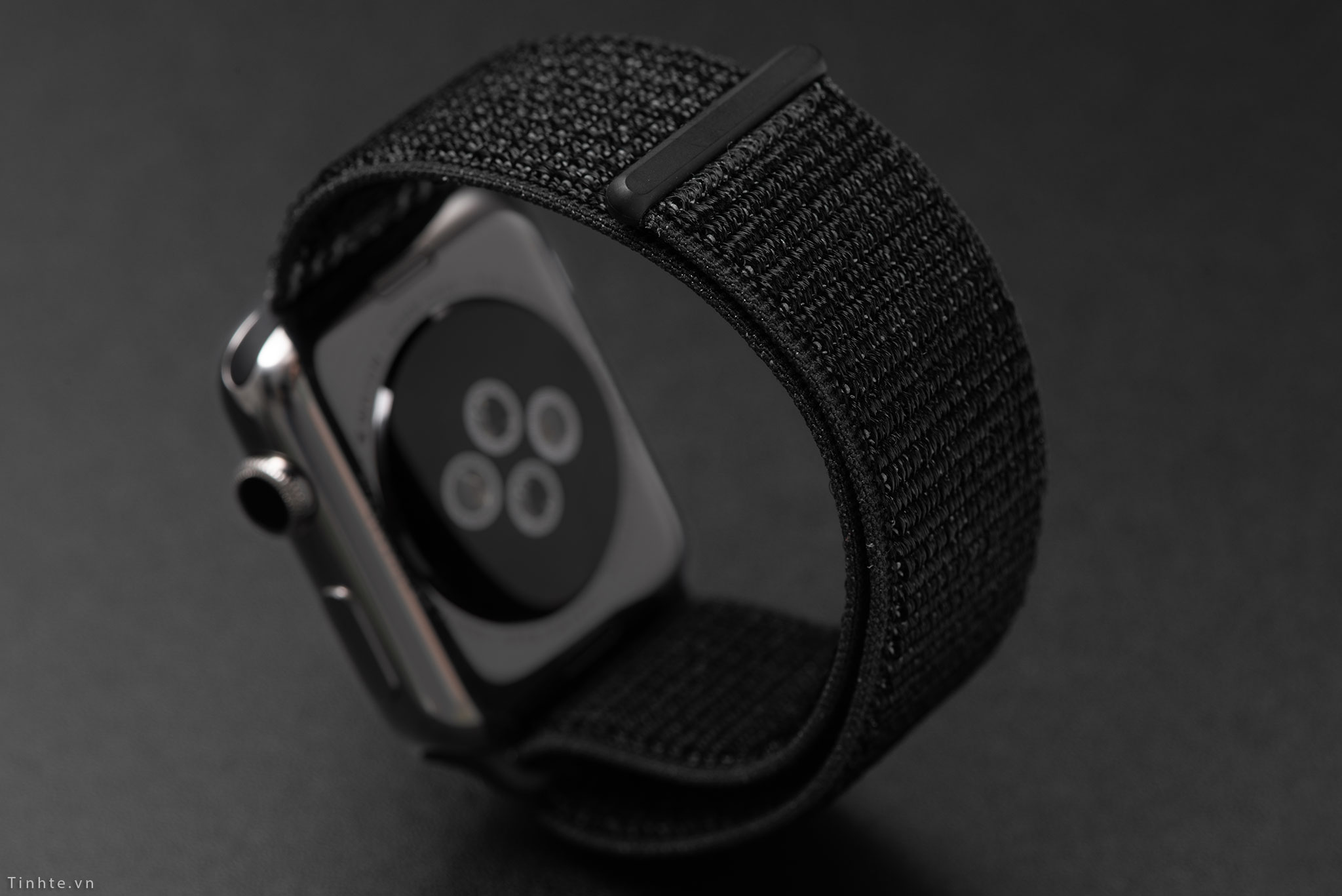 Trên tay Nike Sport Loop: Dây đeo Apple Watch tốt nhất dành cho thể thao