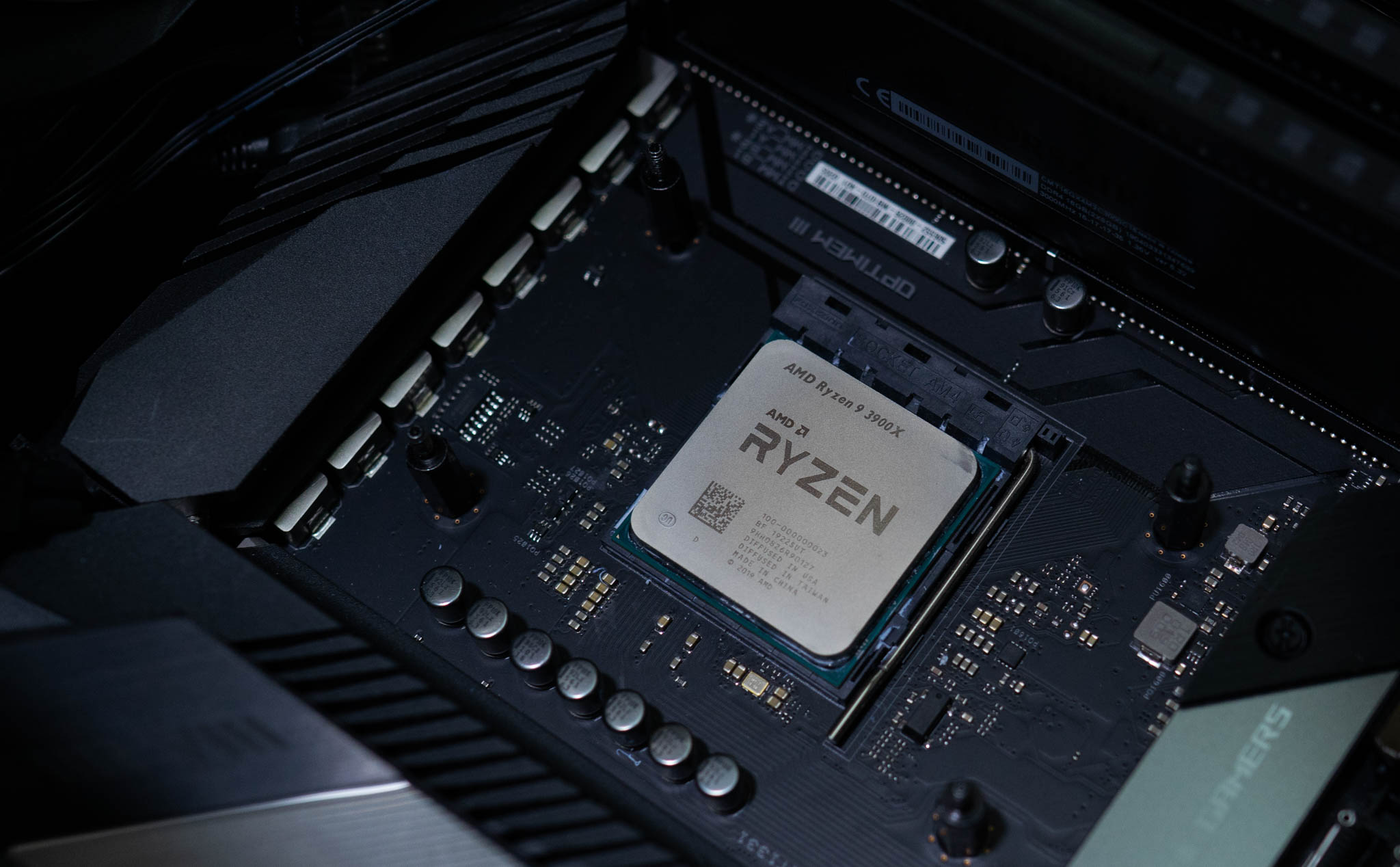 Đánh giá CPU AMD Ryzen 9 3900X: Hiệu năng quá xuất sắc cho mức giá 13 triệu, áp đảo Core i9-9900K