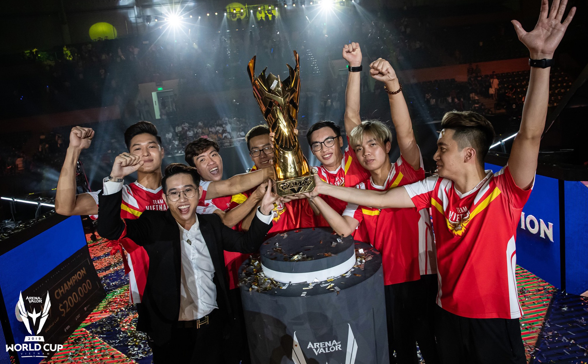 Đội tuyển Liên Quân Mobile Việt Nam vô địch giải AWC 2019: giải thưởng 200.000USD, quá xuất sắc