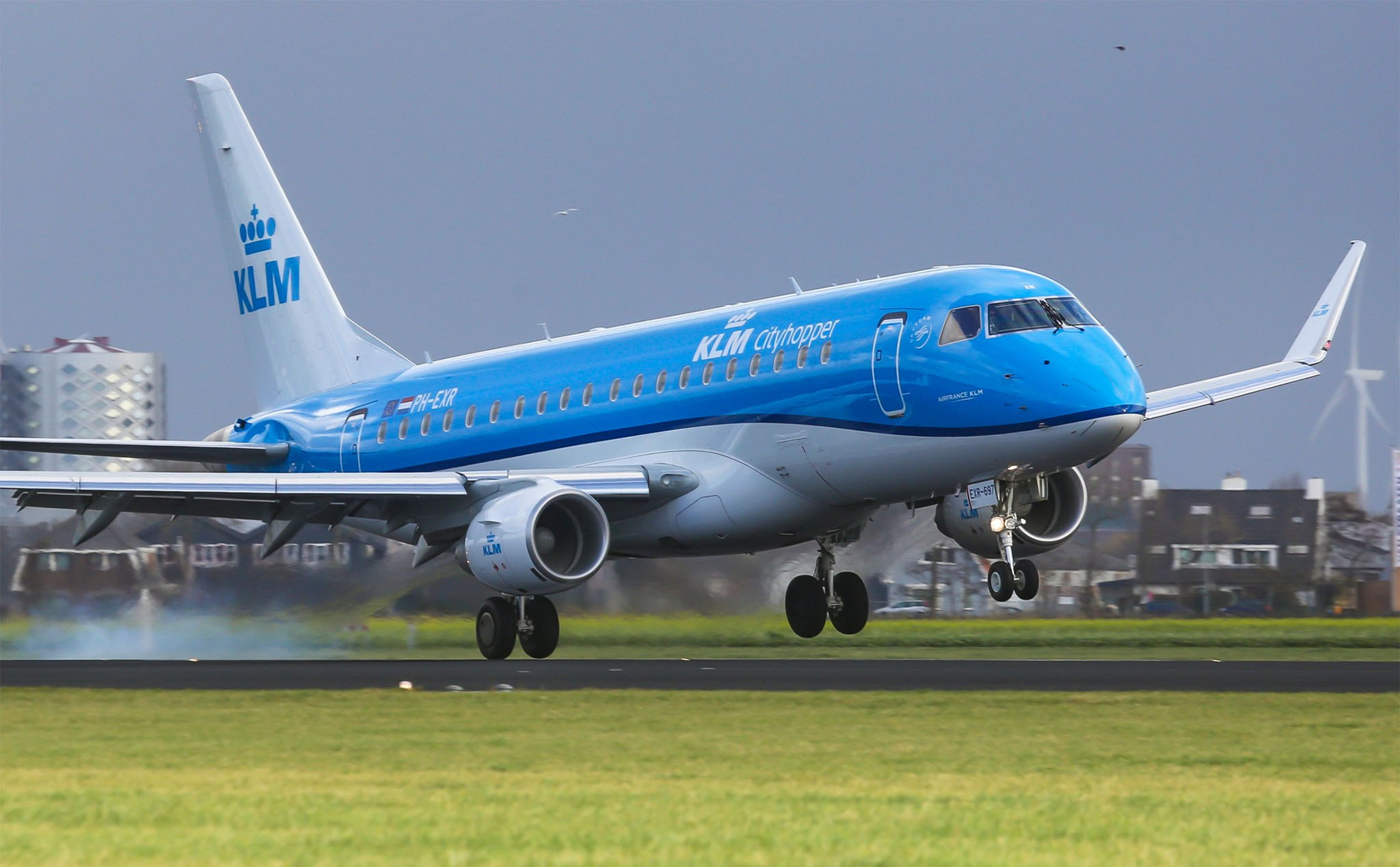 "Chỉ ra ghế ngồi chỗ nào trên máy bay dễ chết nhất", hãng hàng không KLM phải xin lỗi