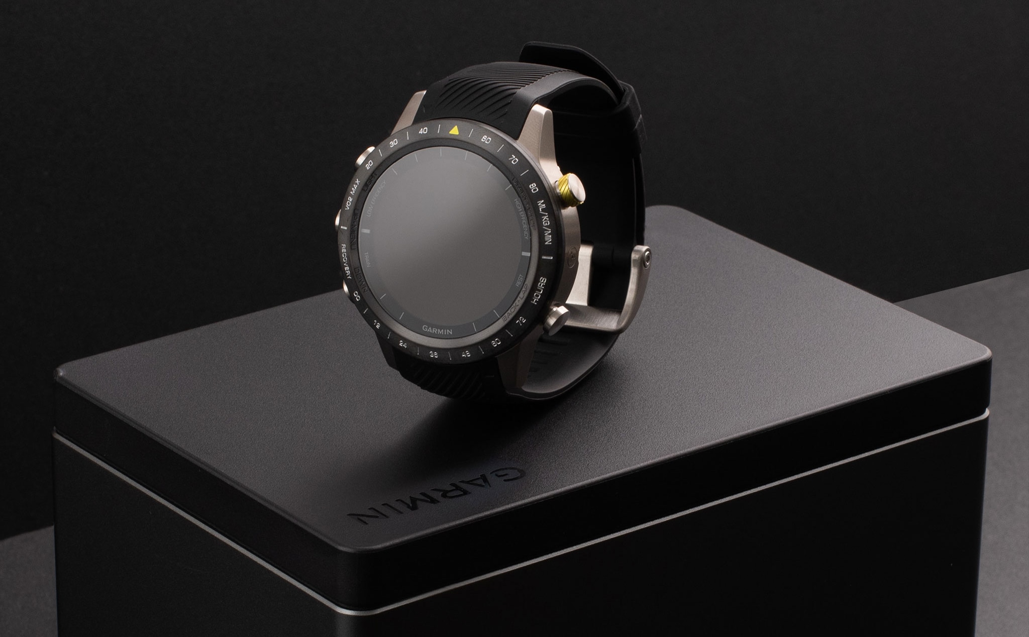 Trên tay Garmin MARQ Althlete: Đồng hồ thông minh đắt nhất dành cho thể thao
