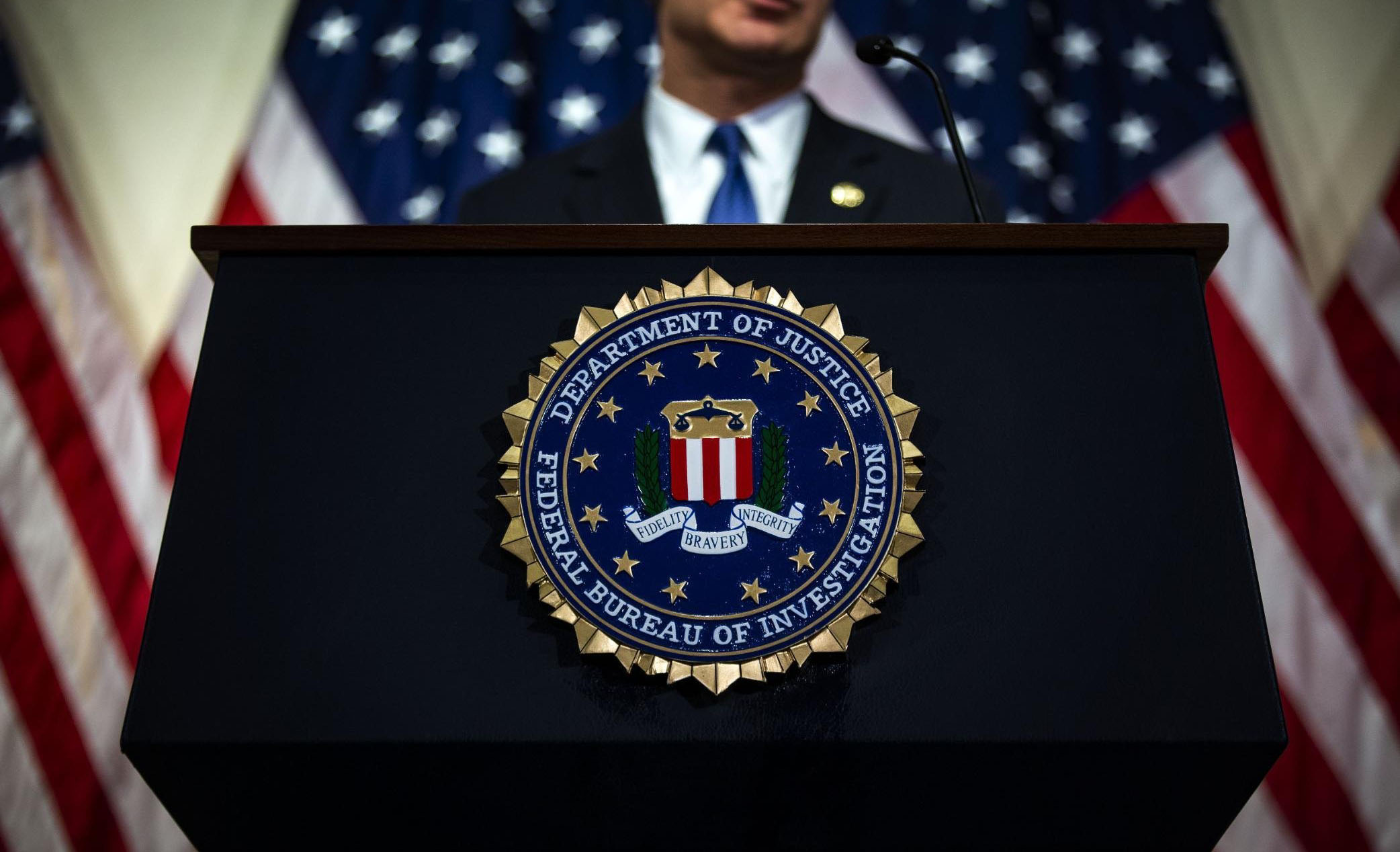 FBI muốn theo dõi Facebook và Twitter để tìm nguy cơ khủng bố