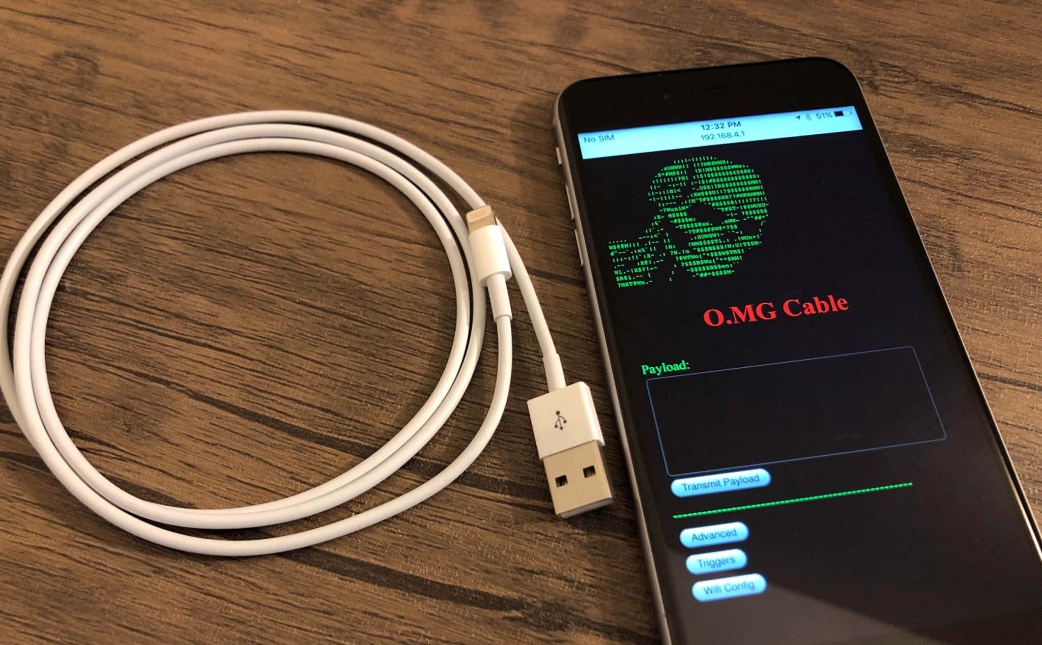 Cáp lightning sạc iPhone được hacker trang bị cả chip WiFi để cài malware vào máy tính