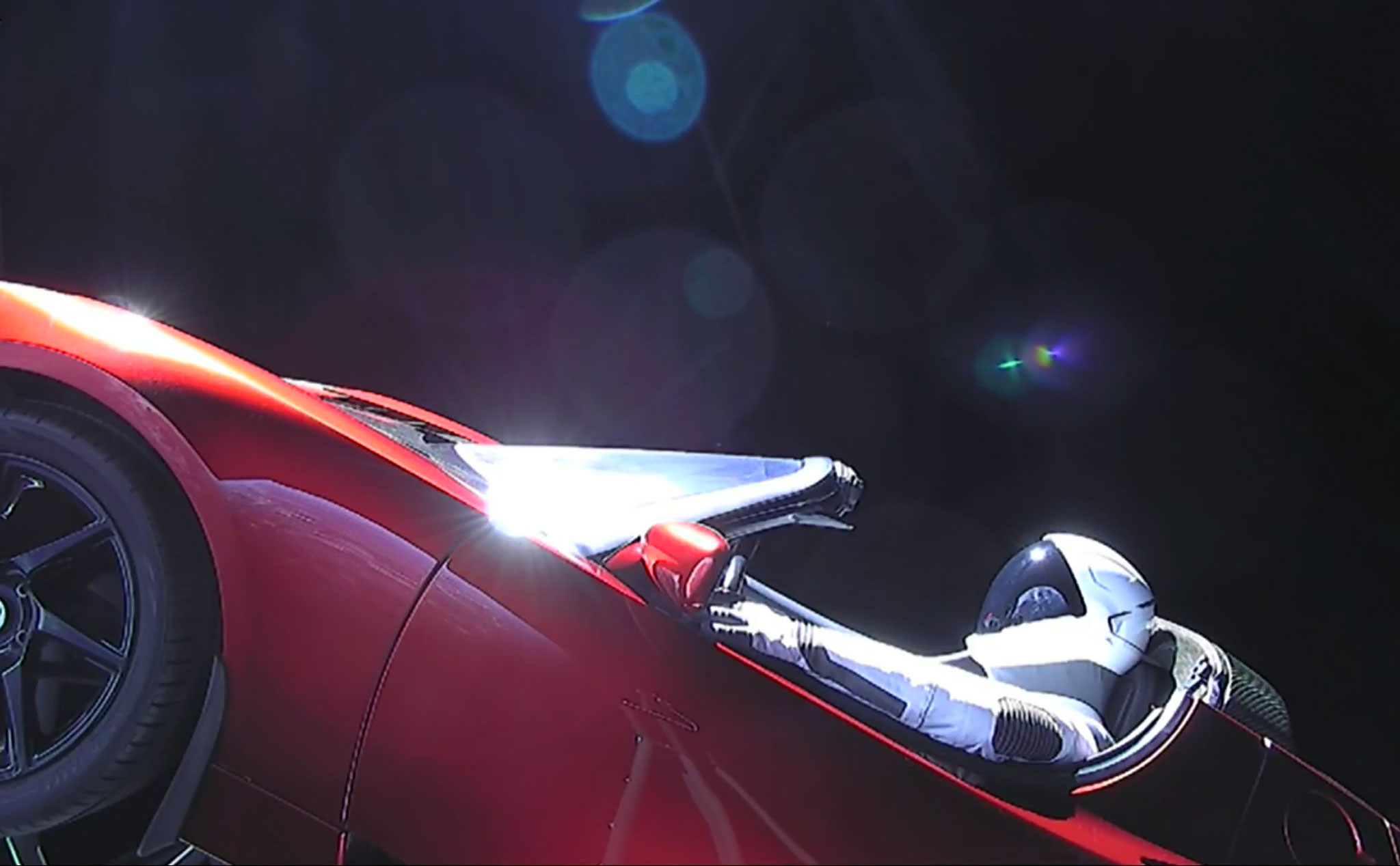 Starman đã "lái" chiếc Tesla Roadster hoàn thành 1 vòng quỹ đạo Mặt Trời