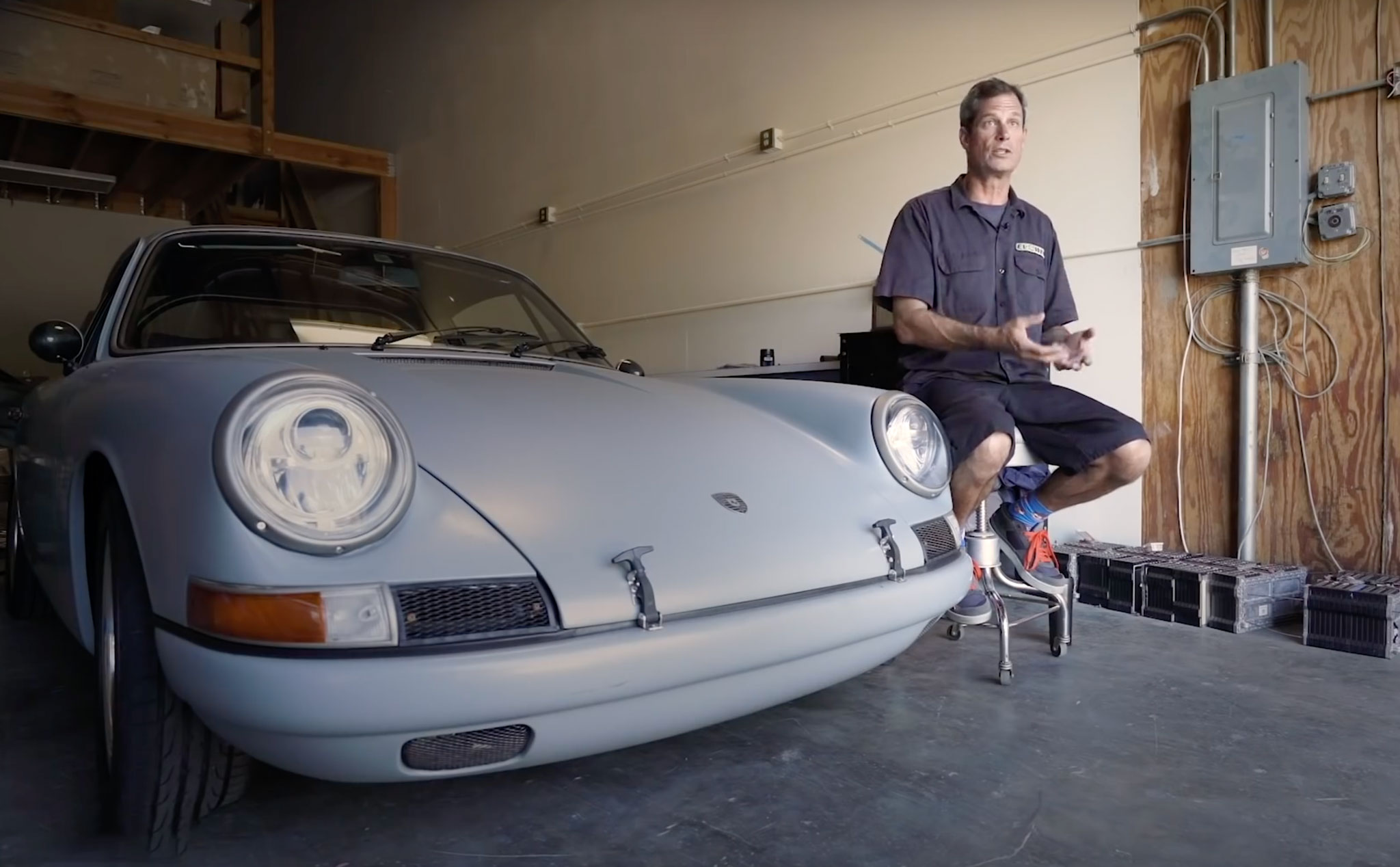[Video] Dự án độ Porsche 912 (1968) thành xe điện với động cơ Tesla