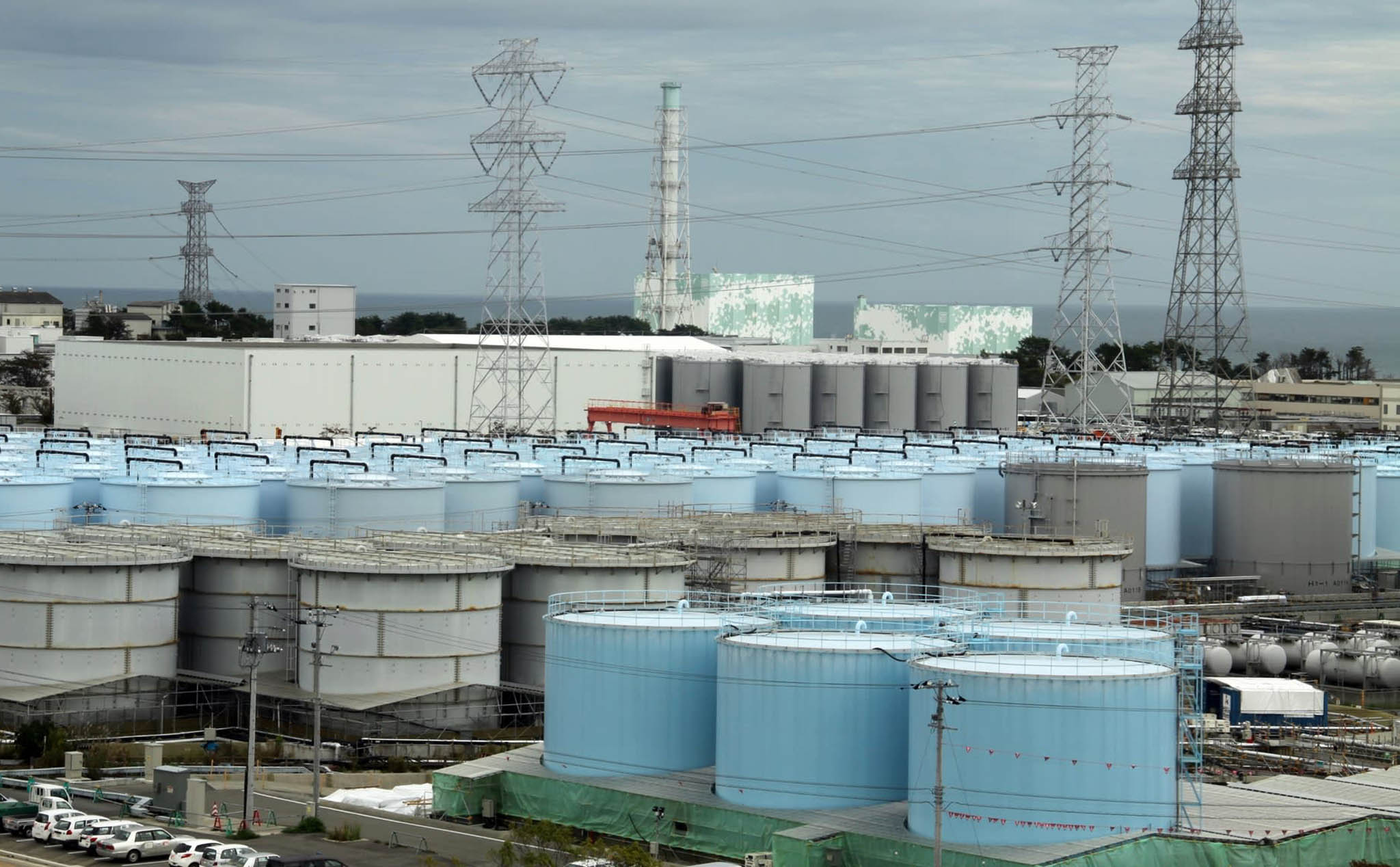 Bộ trưởng môi trường Nhật: Nước thải nhiễm phóng xạ ở Fukushima có thể phải đổ ra biển